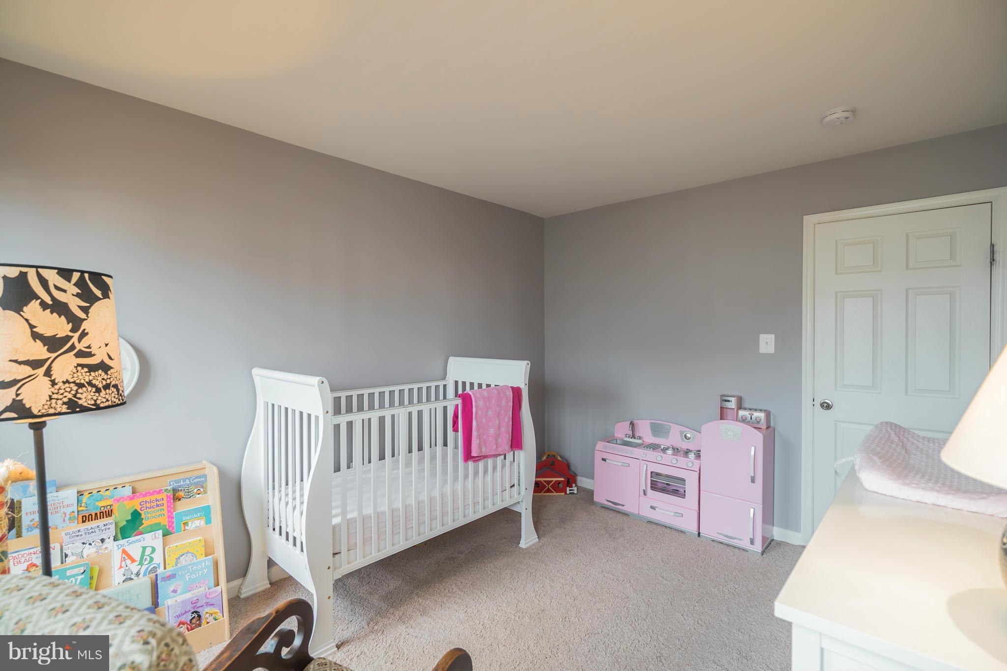 ROUND HILL - Residential