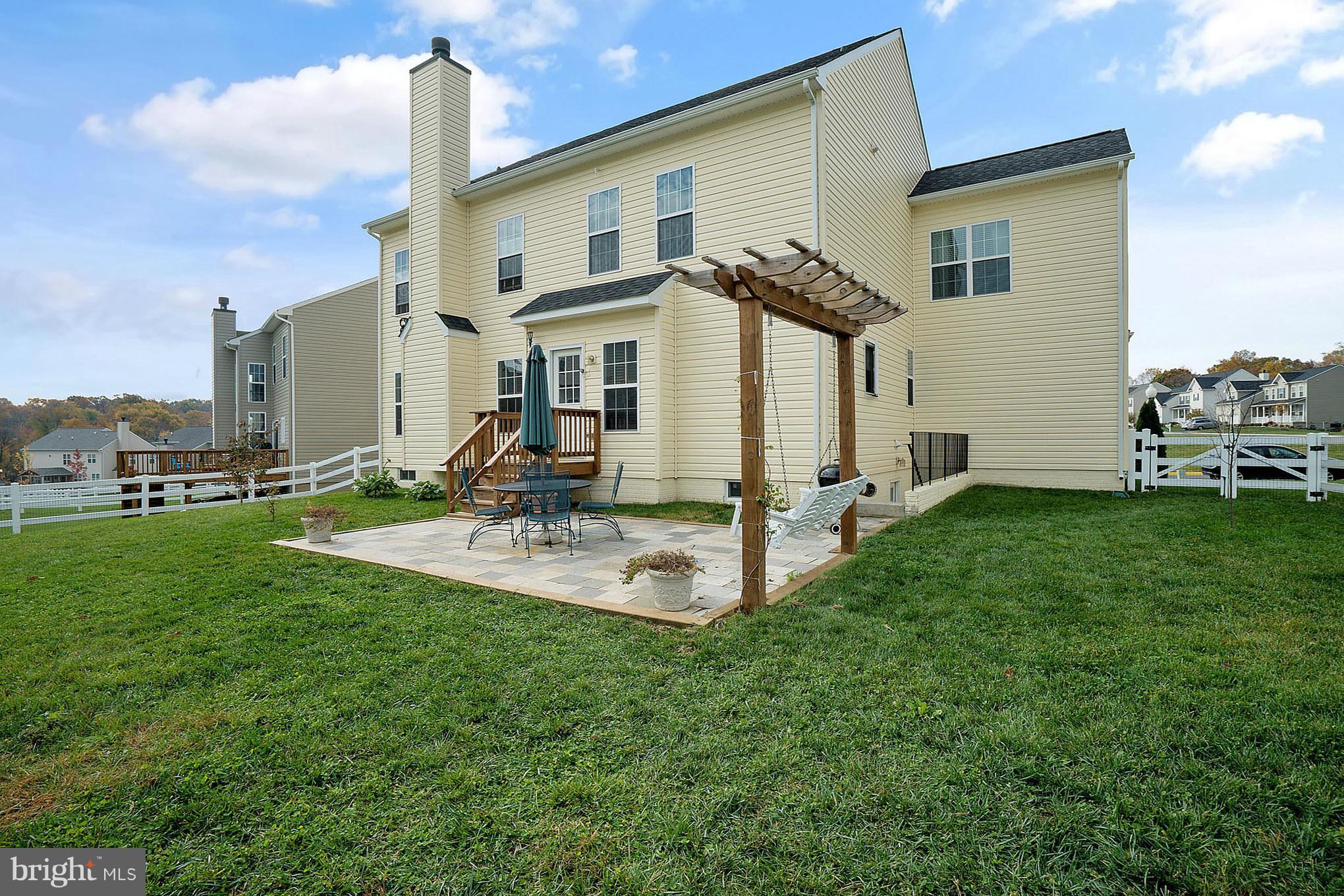 ROUND HILL - Residential