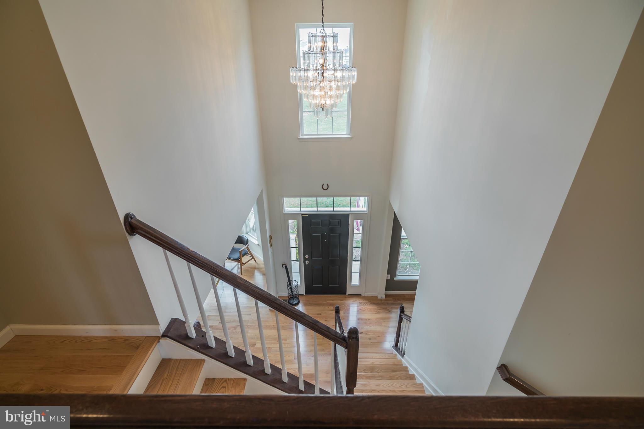 ROUND HILL - Residential