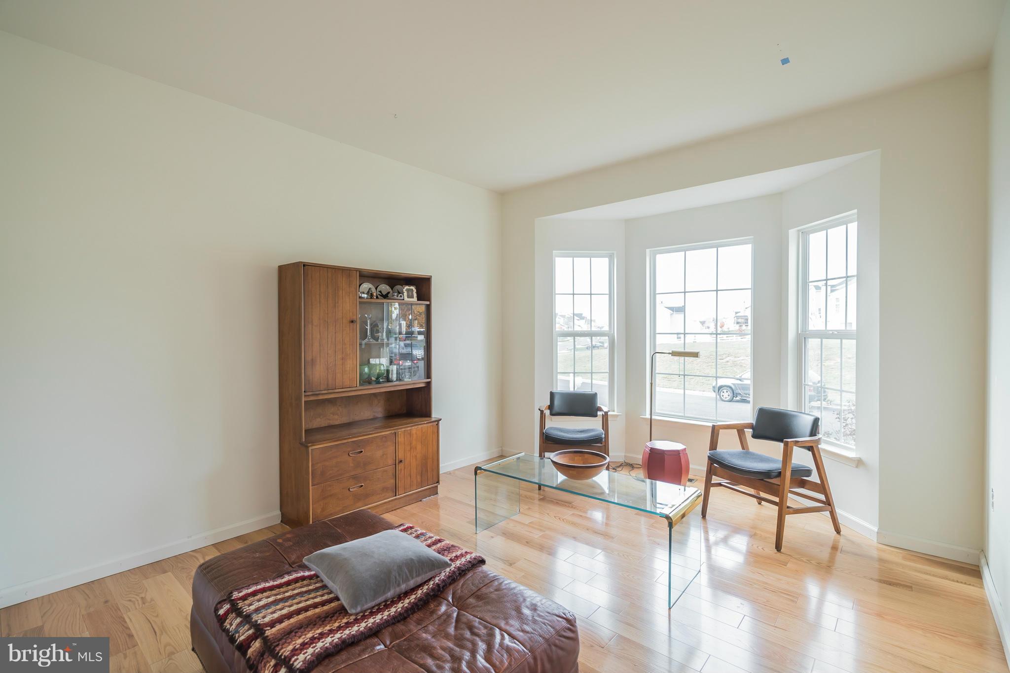 ROUND HILL - Residential