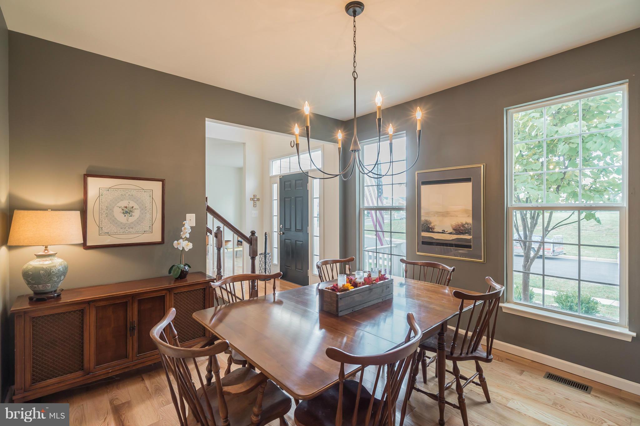 ROUND HILL - Residential