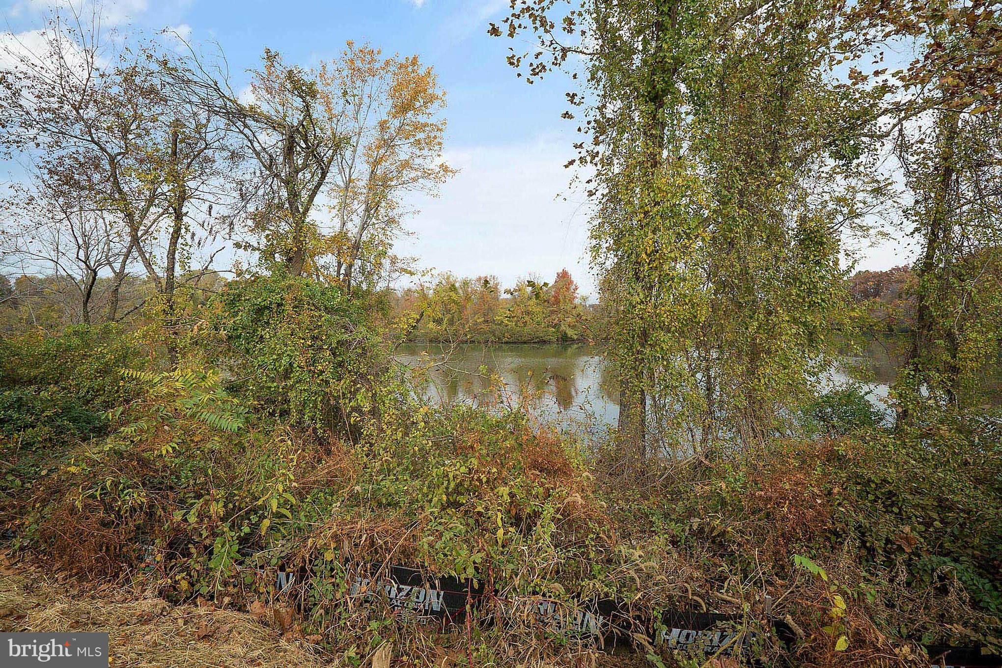 ROUND HILL - Residential