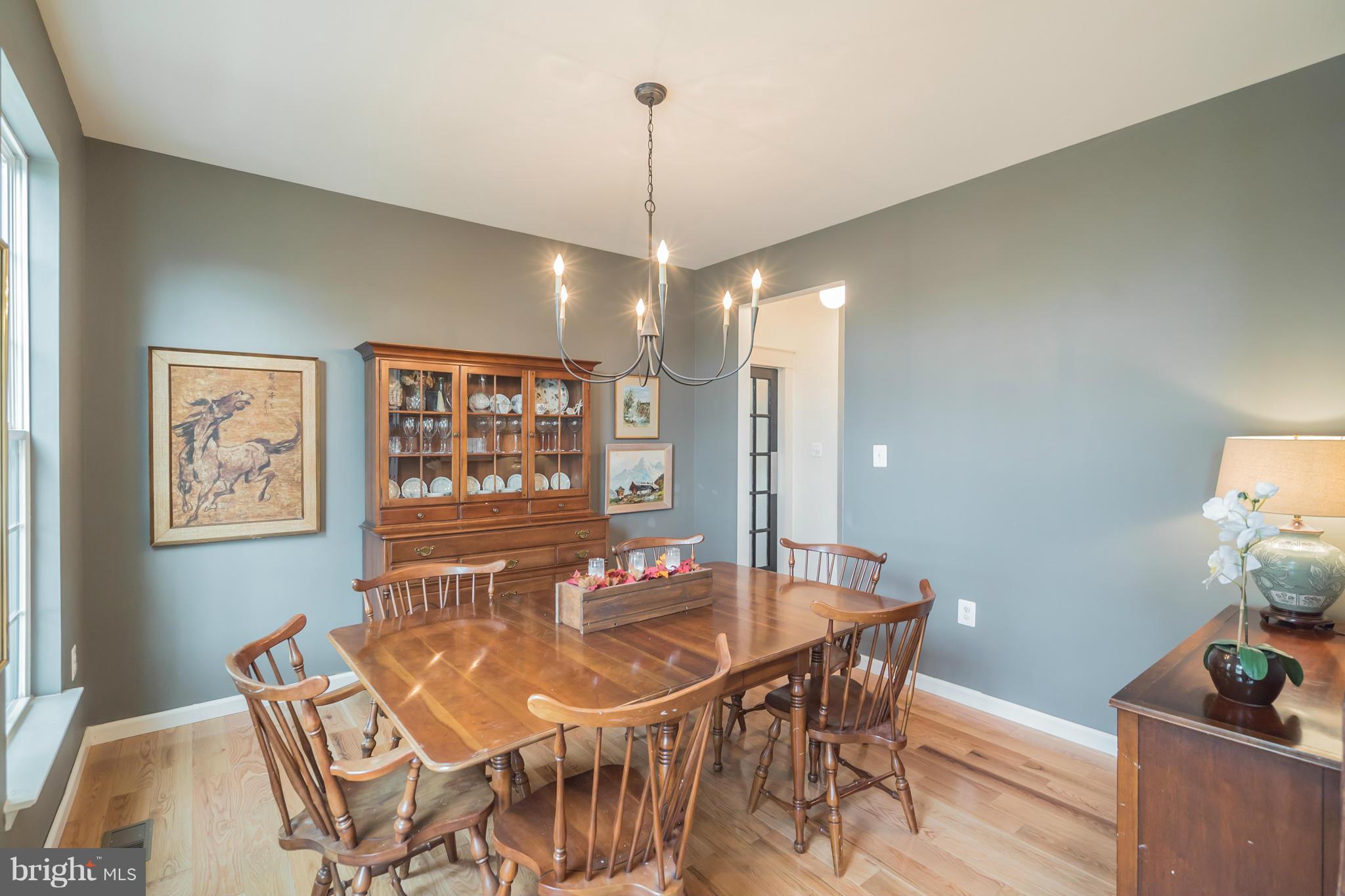 ROUND HILL - Residential