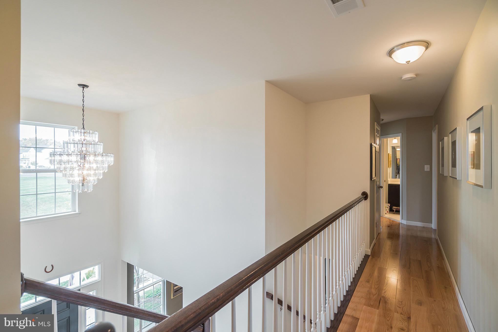 ROUND HILL - Residential