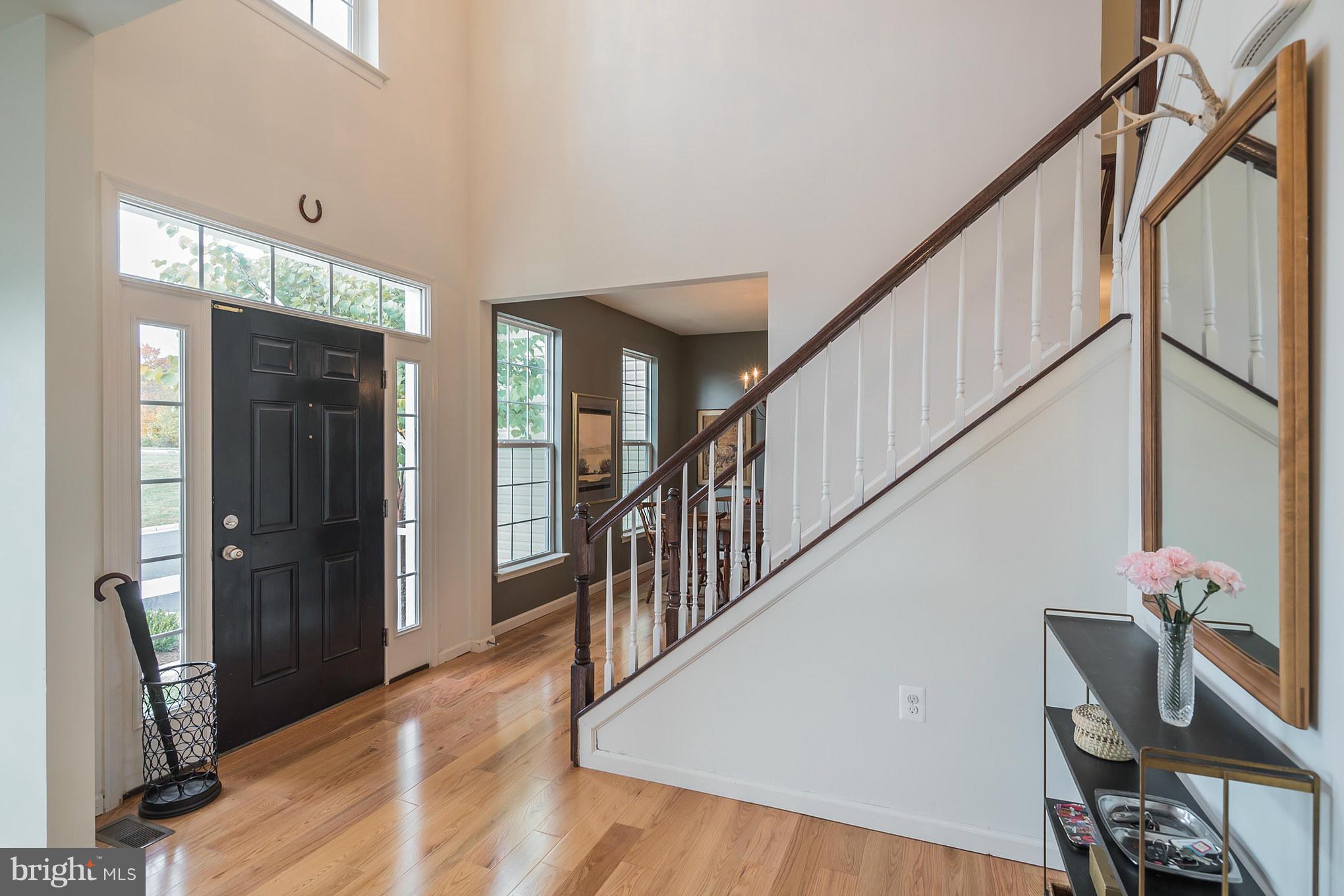 ROUND HILL - Residential