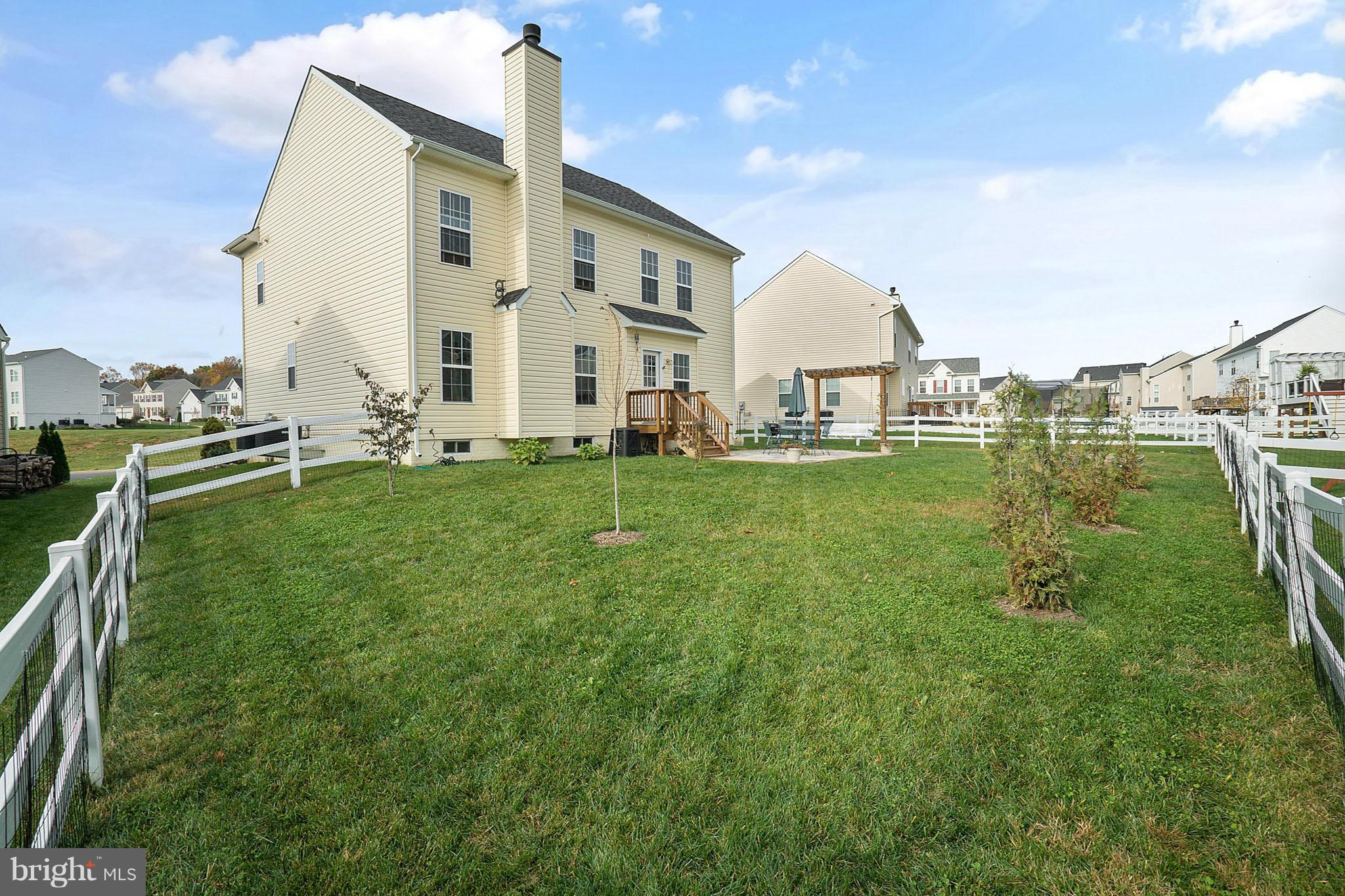 ROUND HILL - Residential