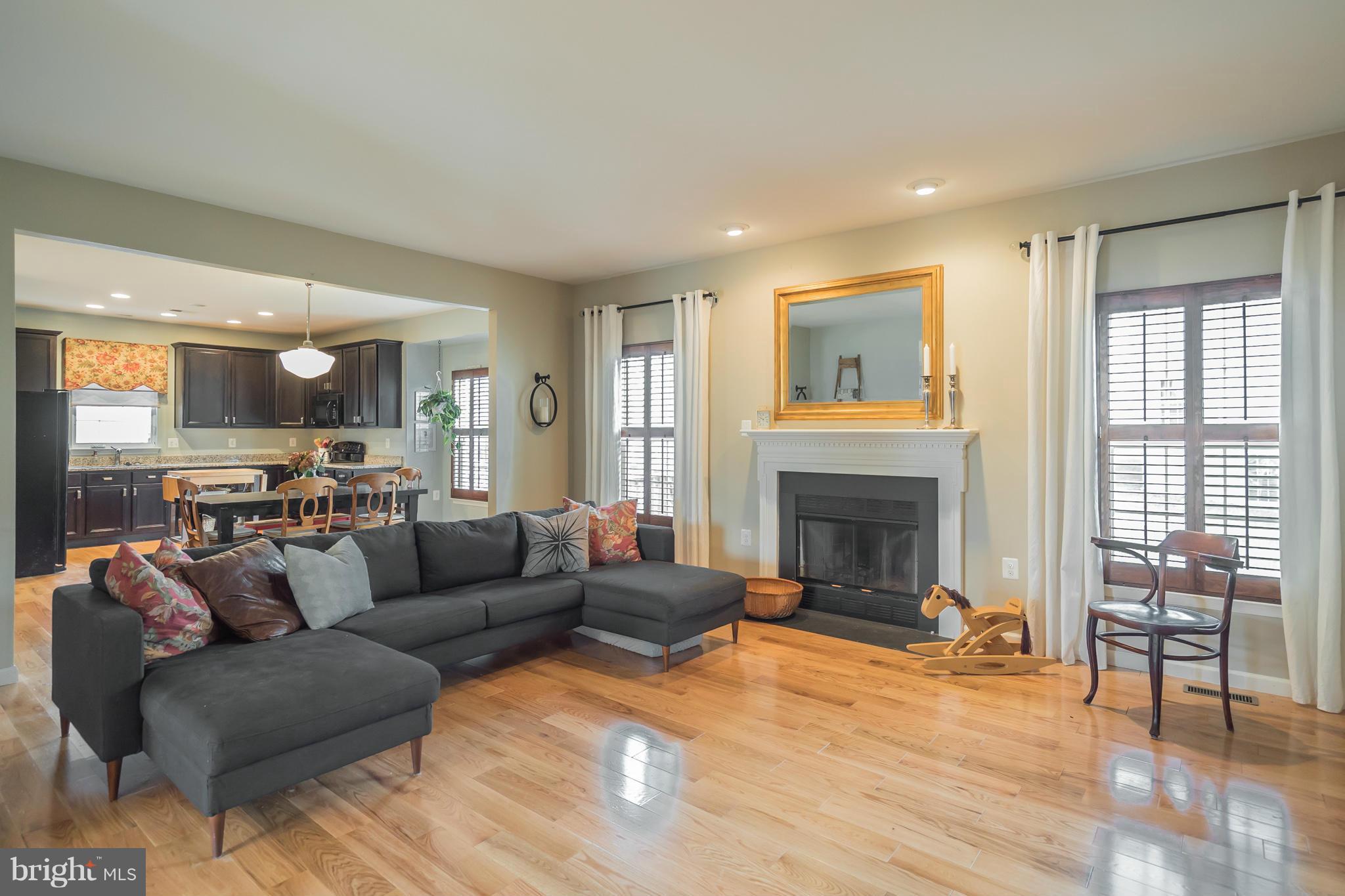 ROUND HILL - Residential