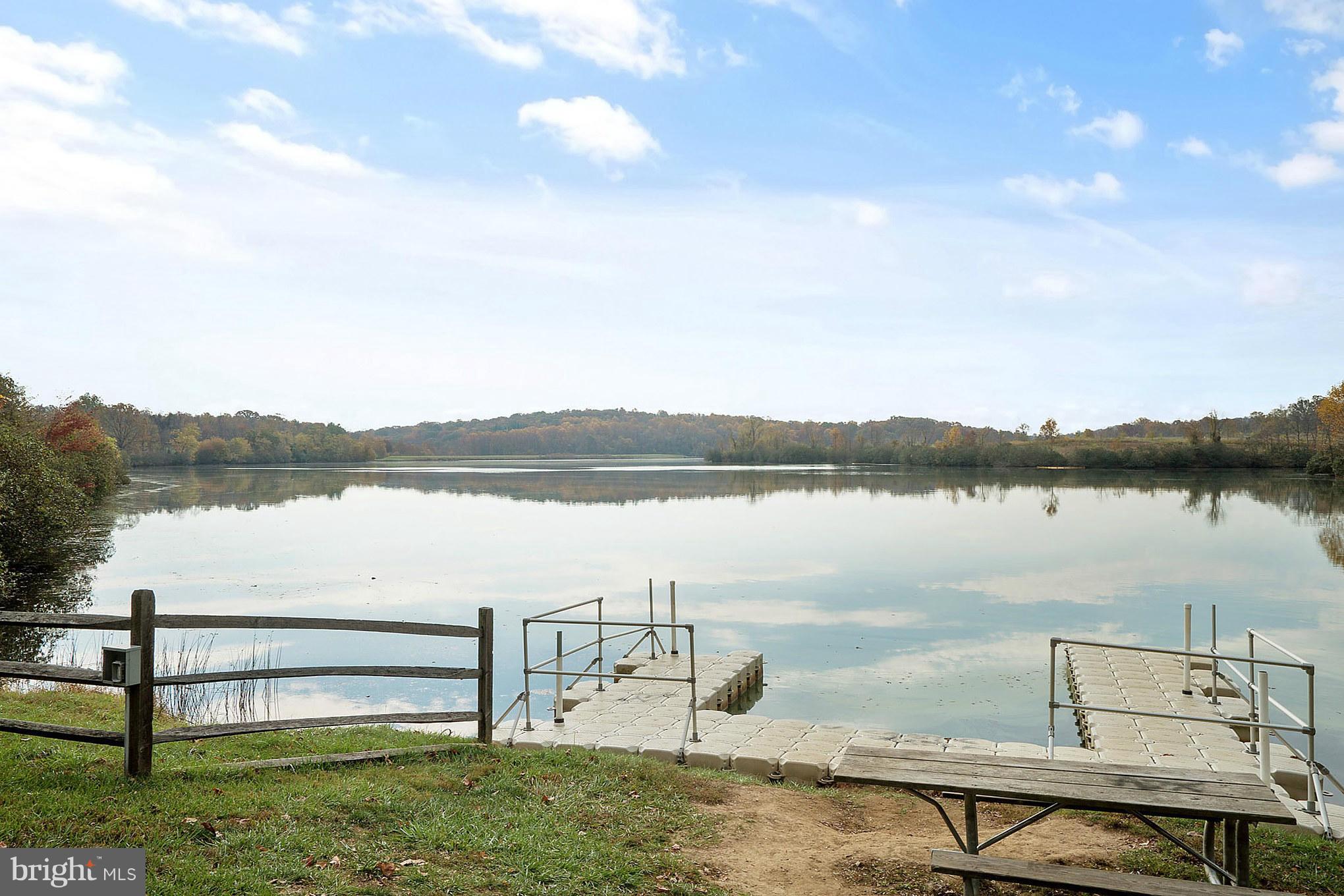 ROUND HILL - Residential