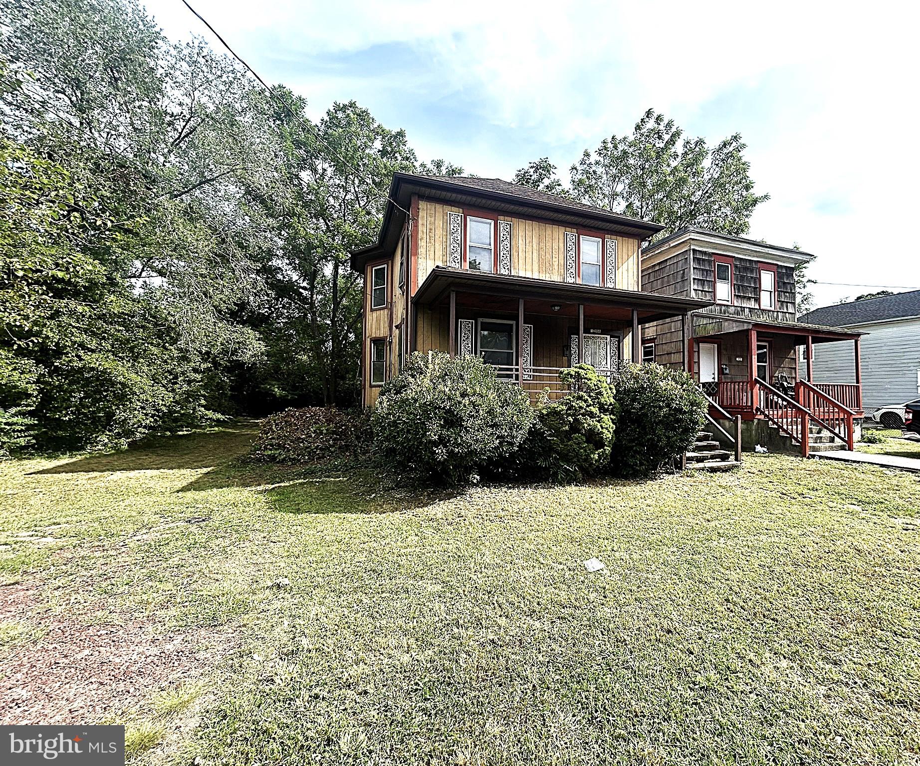 1208 MCKINLEY AVENUE