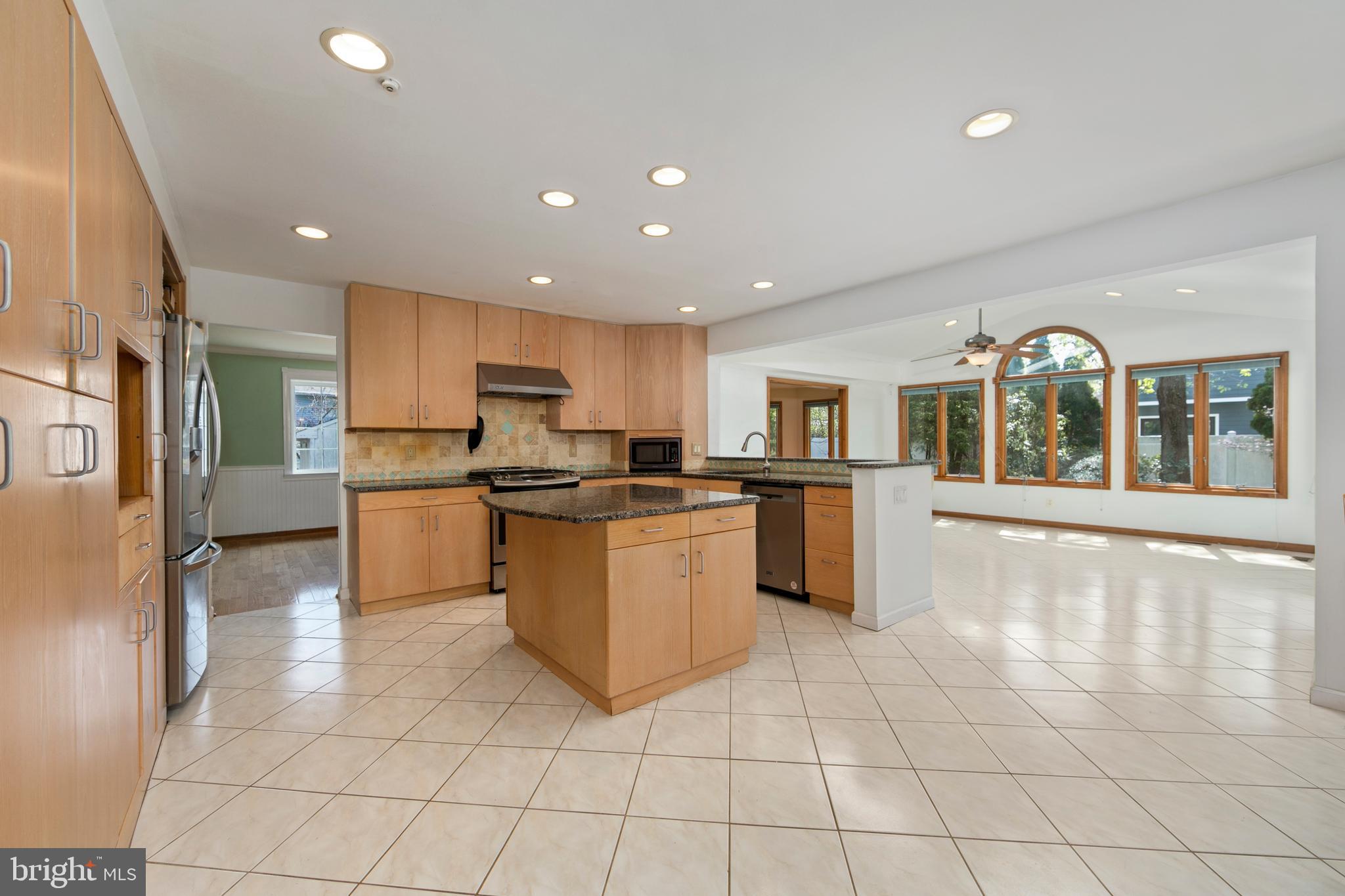 1624 CROWN POINT LANE
