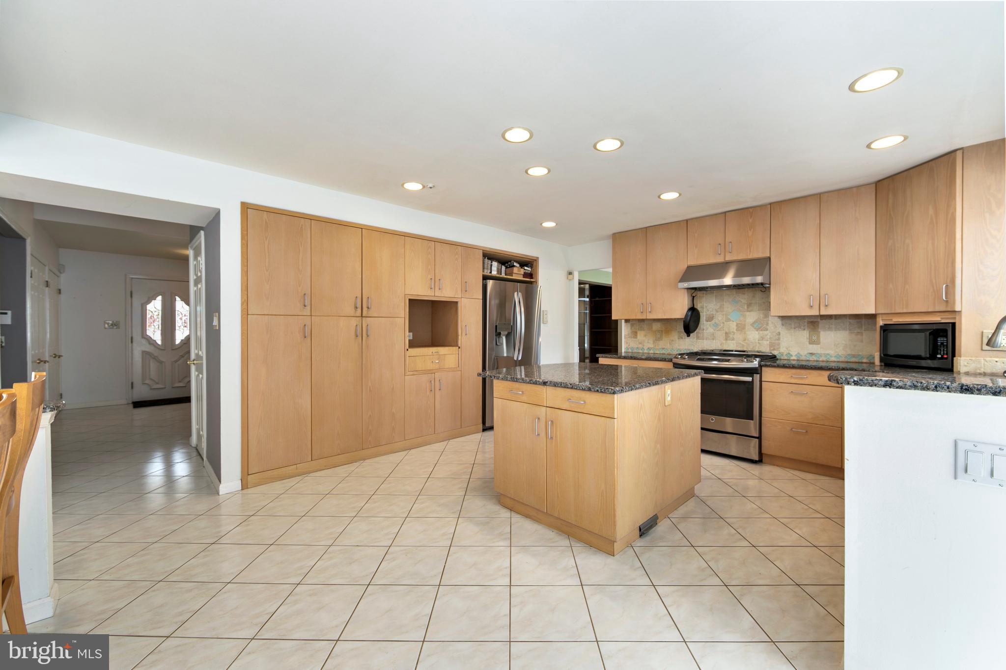 1624 CROWN POINT LANE