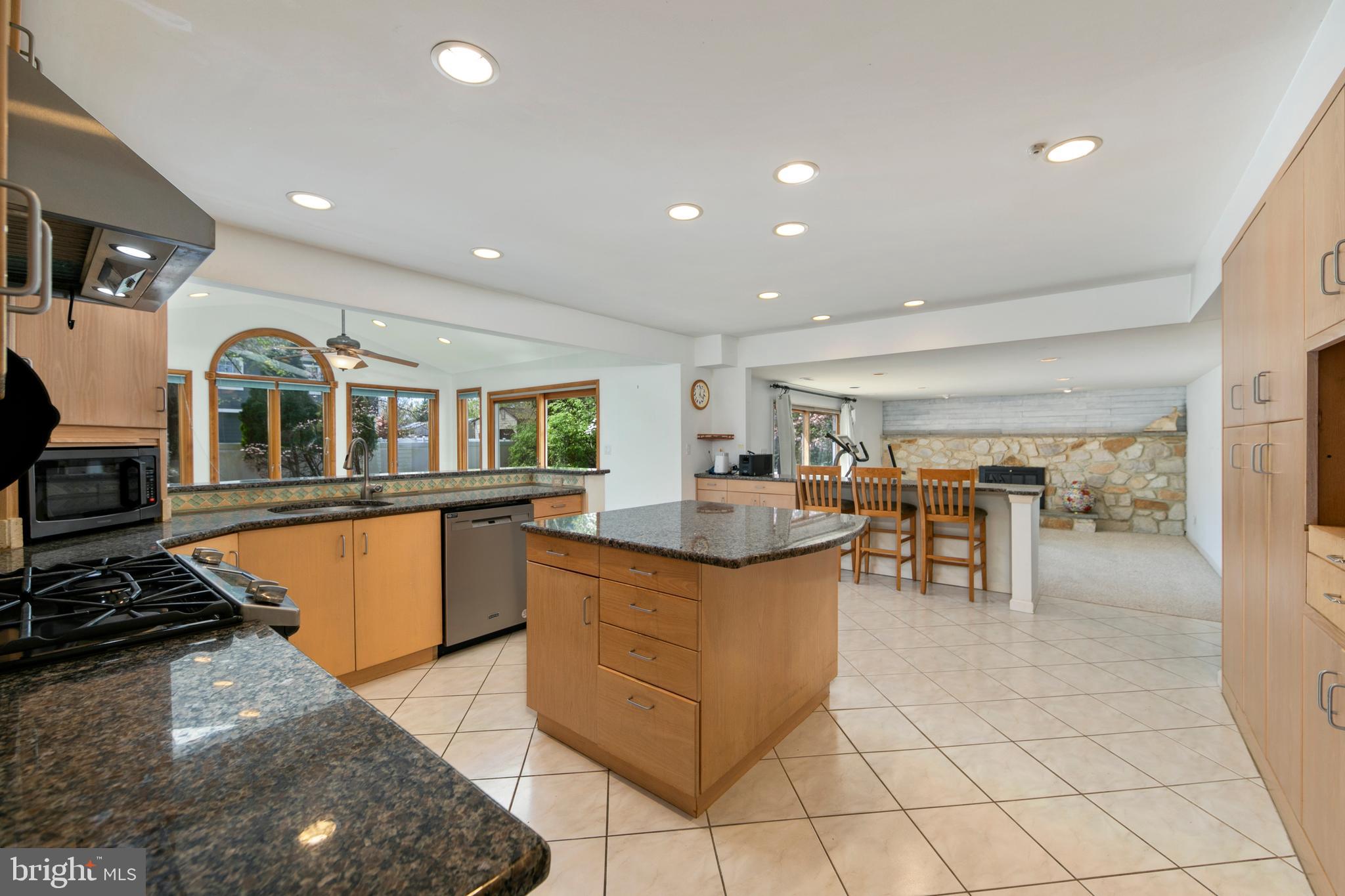 1624 CROWN POINT LANE