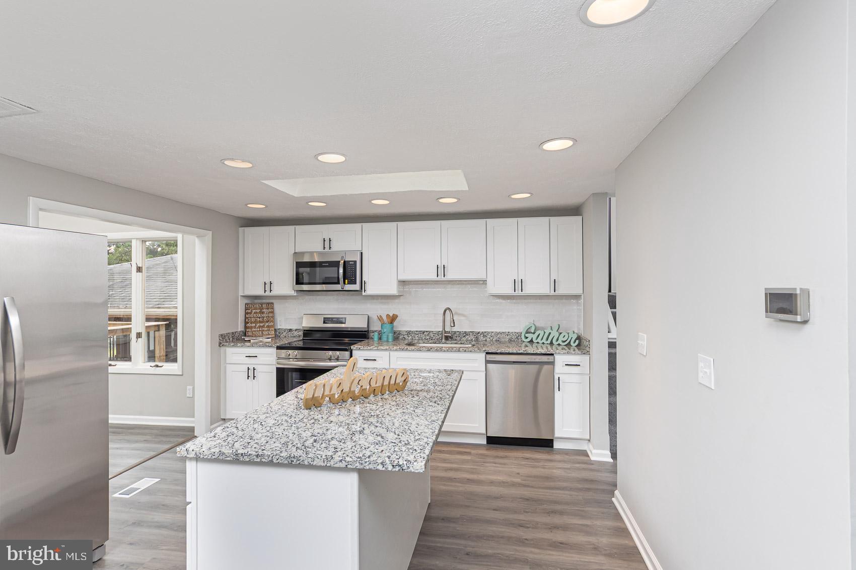 RUMSEY ISLAND - Residential