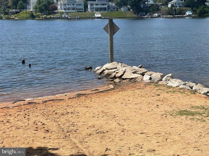 ELIZABETHS LANDING - Residential