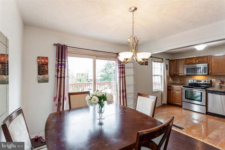 ELIZABETHS LANDING - Residential