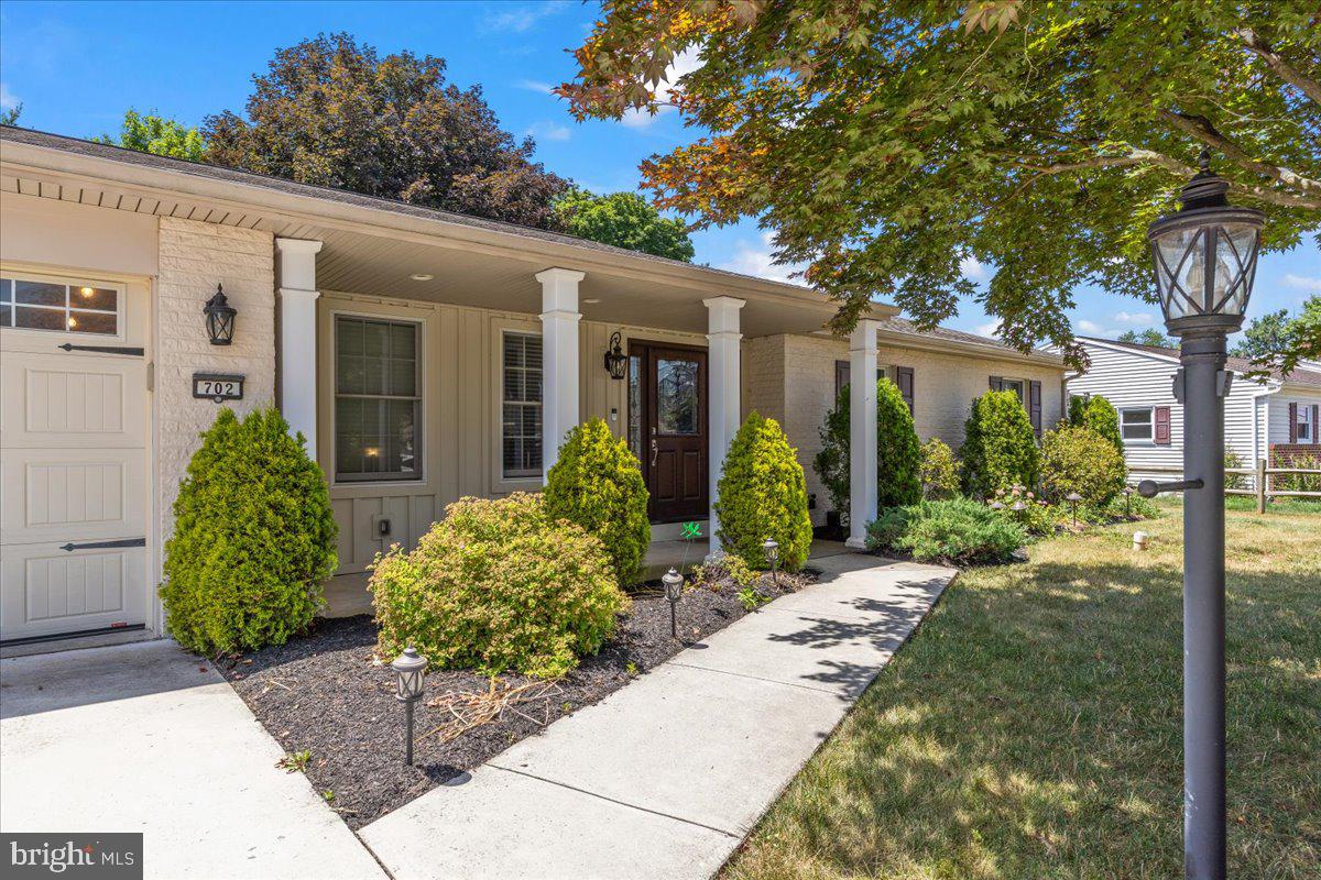 702 ROBERT STREET