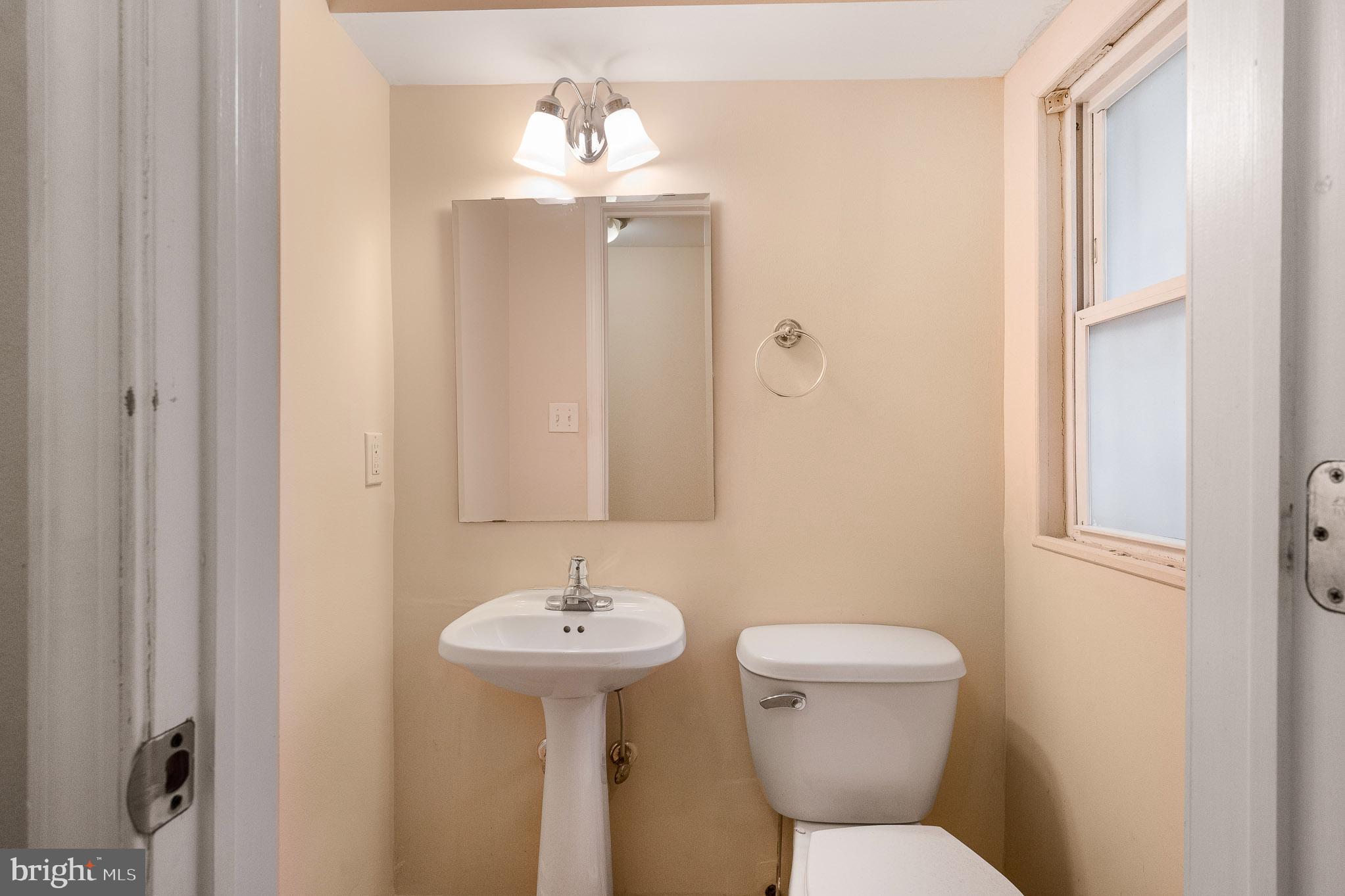 HOLLINS MARKET - Residential