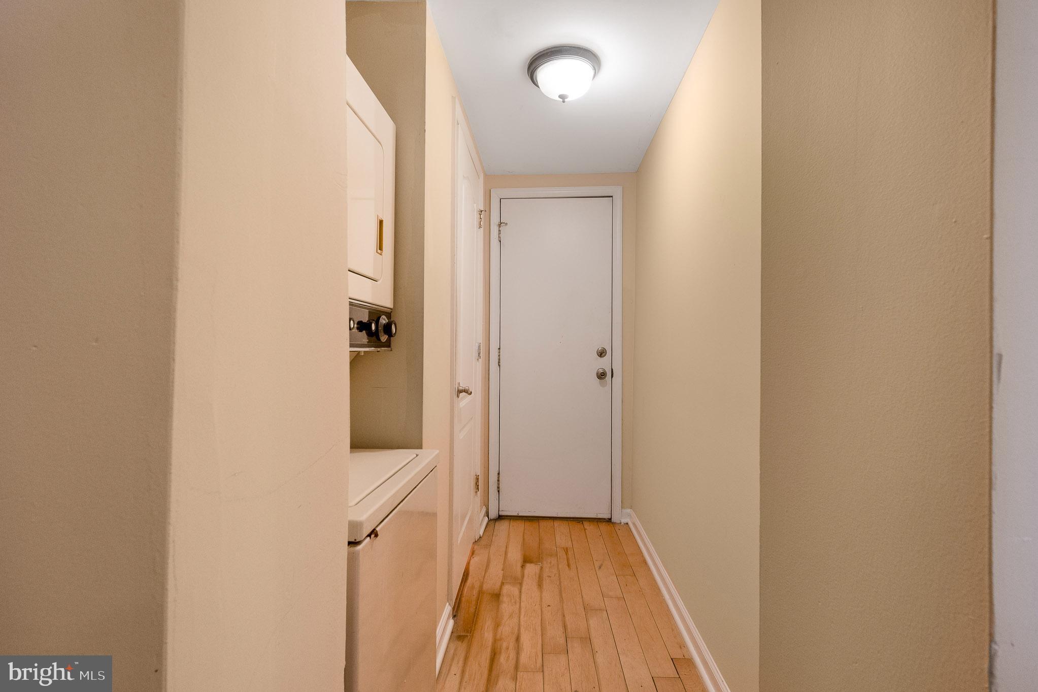 HOLLINS MARKET - Residential