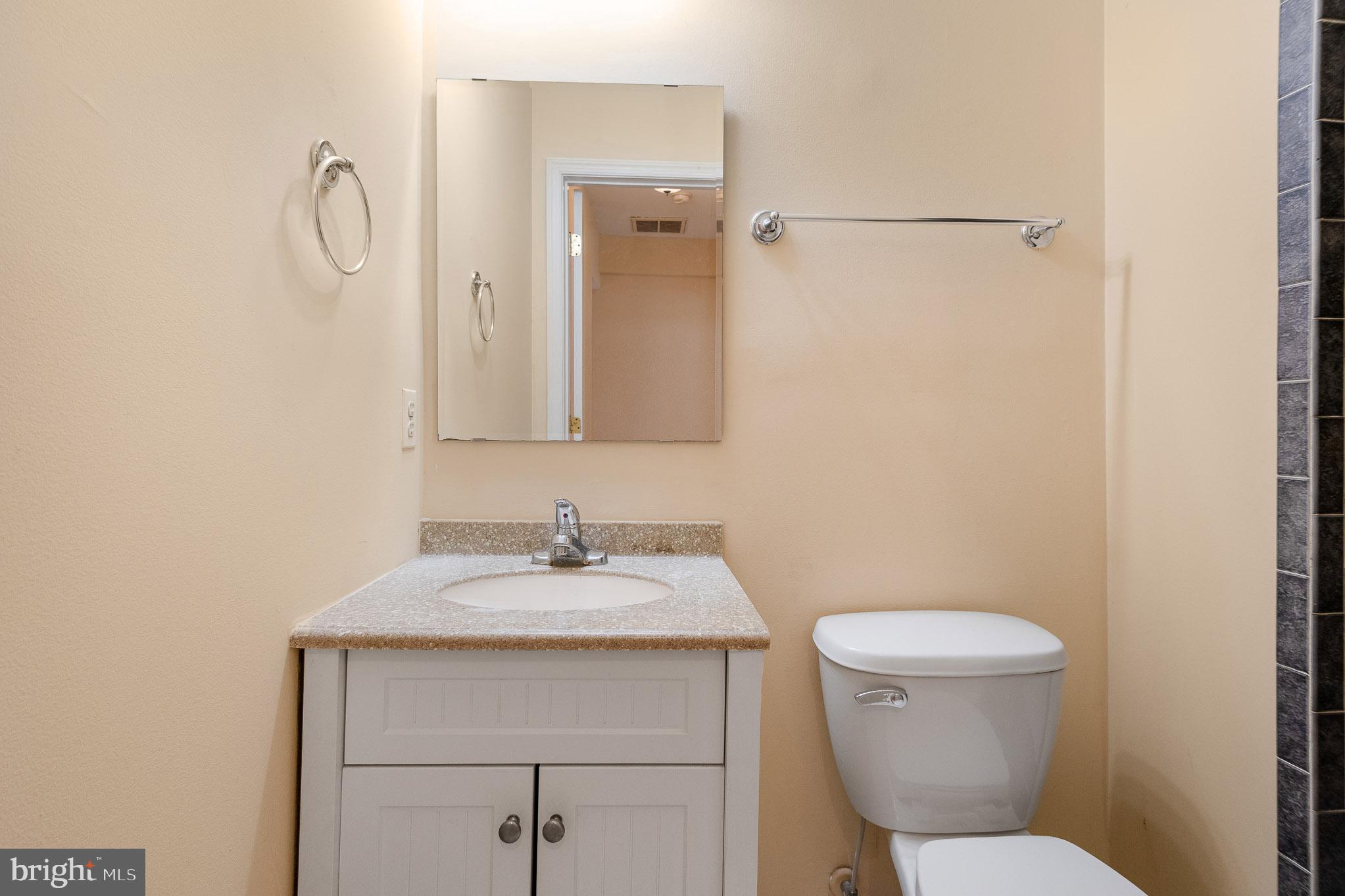 HOLLINS MARKET - Residential