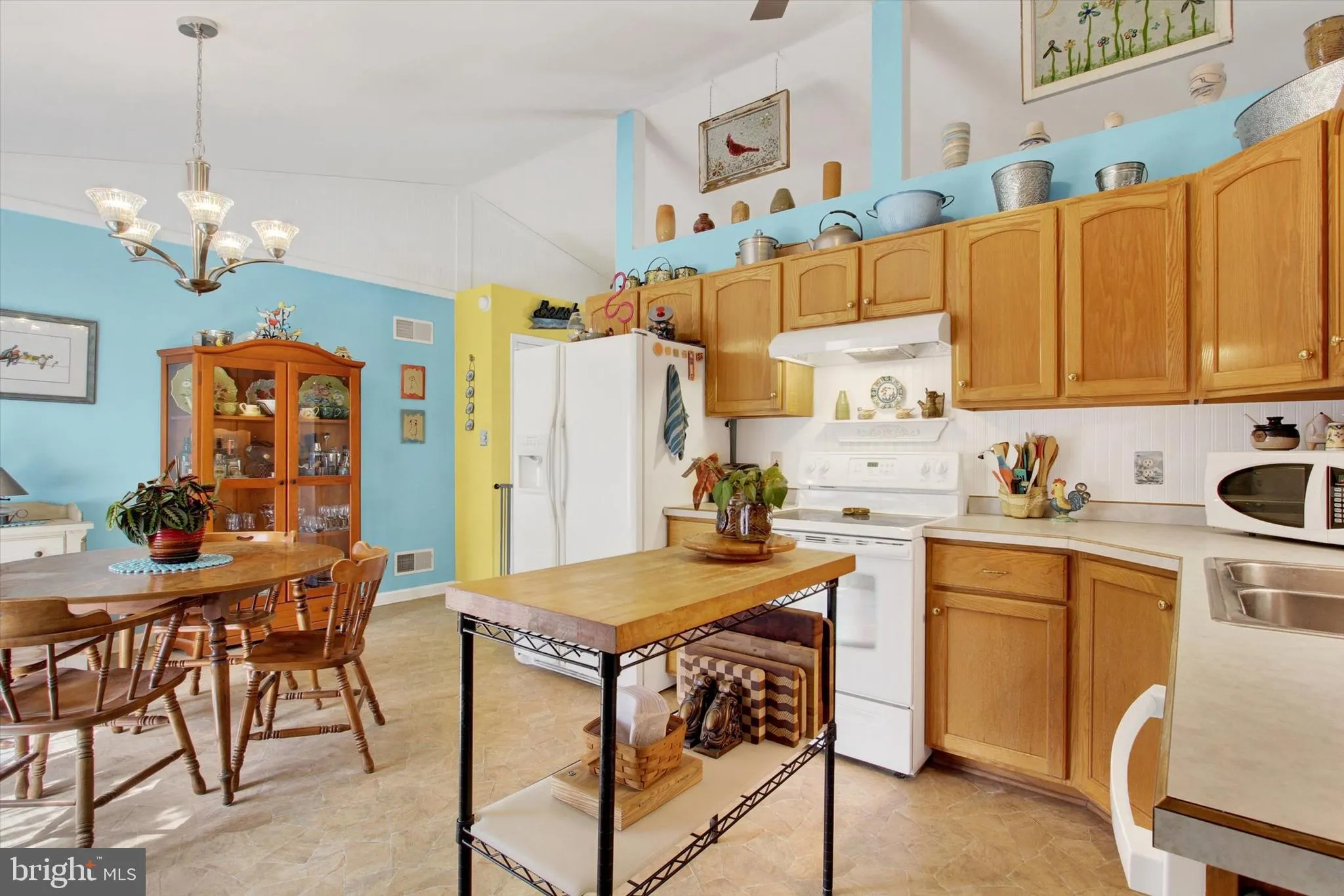 Hanover, Pennsylvania 17331, United States, 3 Bedrooms Bedrooms, ,2 BathroomsBathrooms,Residential,Pending,110623