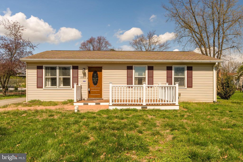 Photo of 533 Martin Avenue, MOUNT JOY, PA 17552 (MLS # PALA2084196)