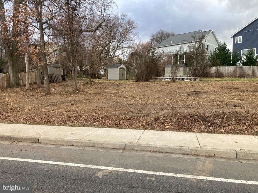 BALLSTON - WALK TO METRO, RESTAURANTS, SHOPPING.  TWO LARGE, BUILDABLE R-6 LOTS FOR SALE.  $700,000 EACH.  BOTH LOTS MUST BE PURCHASED TOGETHER FOR TOTAL PRICE OF $1,400,000.  PENDING SUBDIVISION. PLEASE CALL LISTING AGENT FOR SURVEY AND MORE INFORMATION.