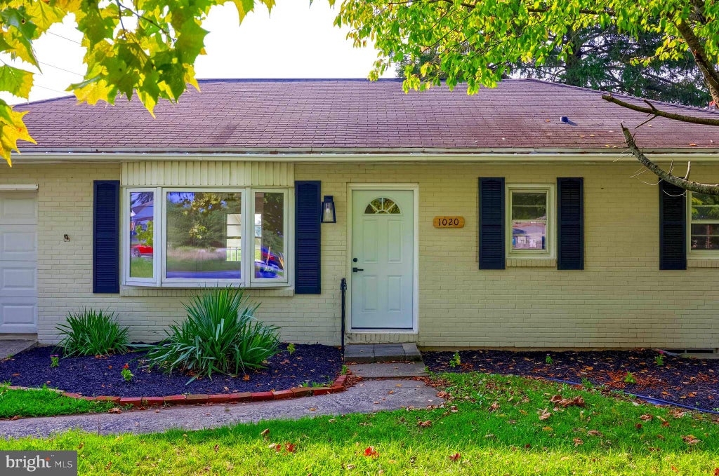Photo of 1020 Hanover Road, YORK, PA 17408 (MLS # PAYK2108838)