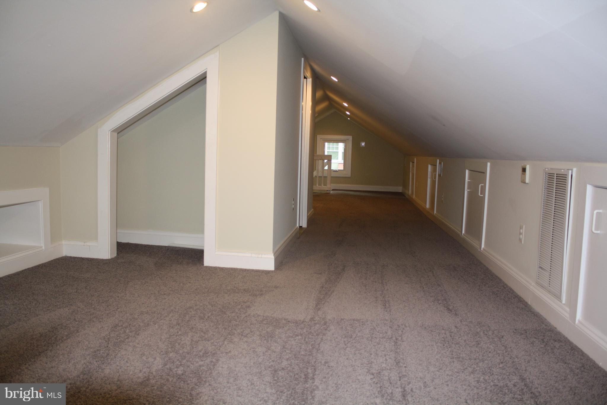 ROSEMONT - Residential Lease