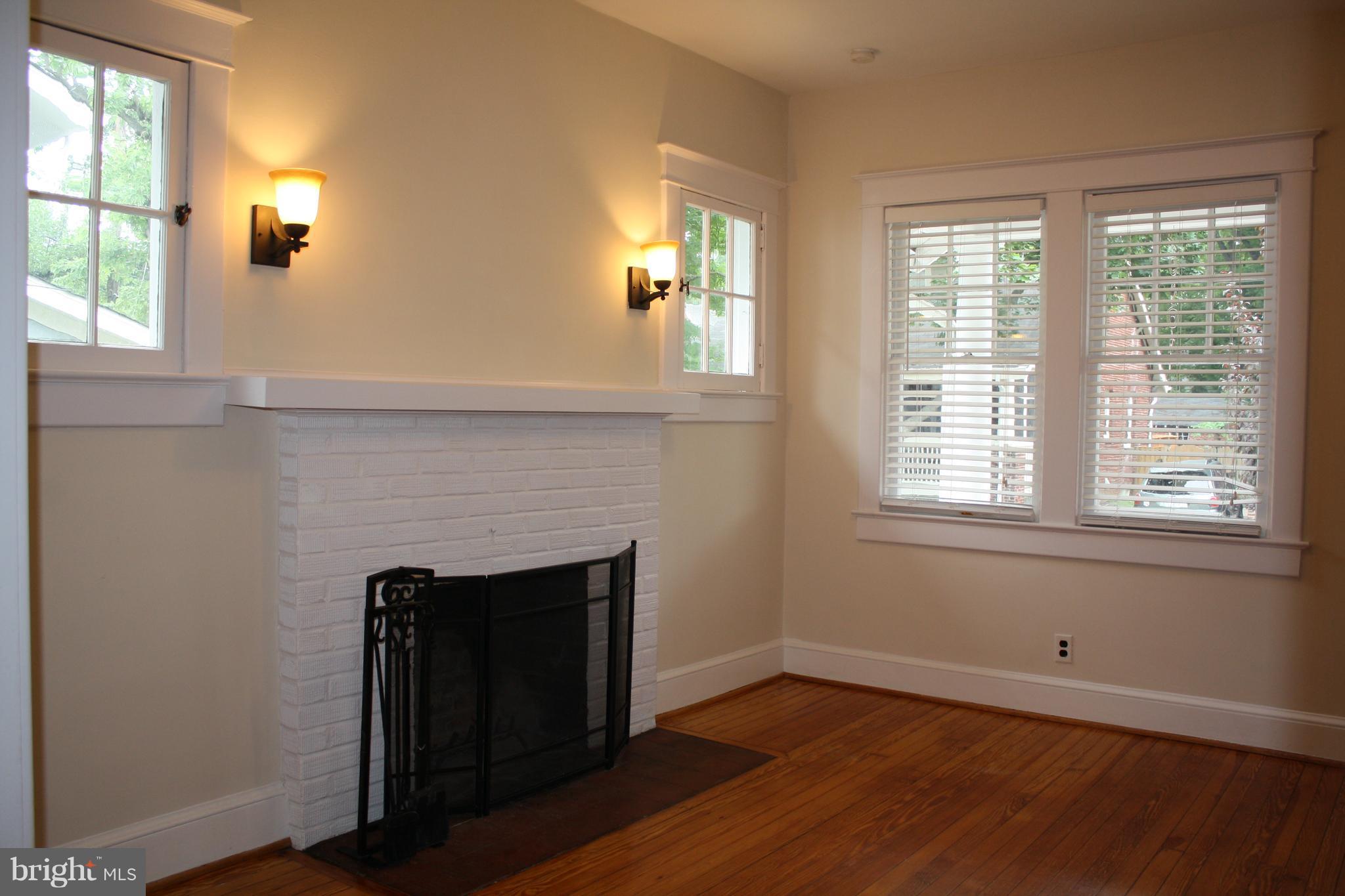 ROSEMONT - Residential Lease