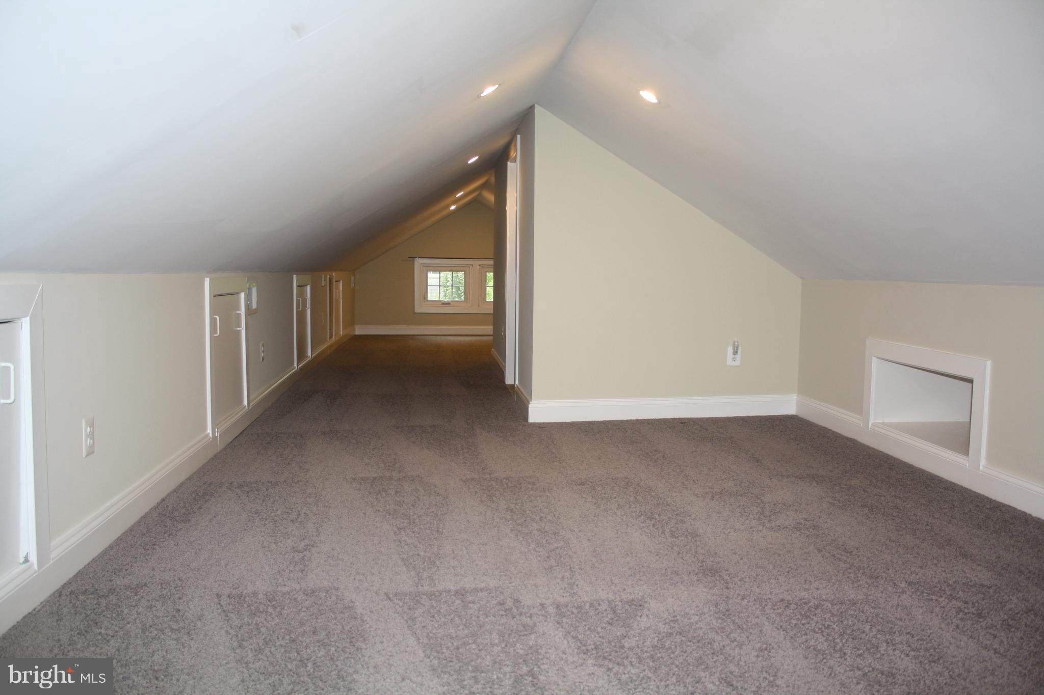 ROSEMONT - Residential Lease