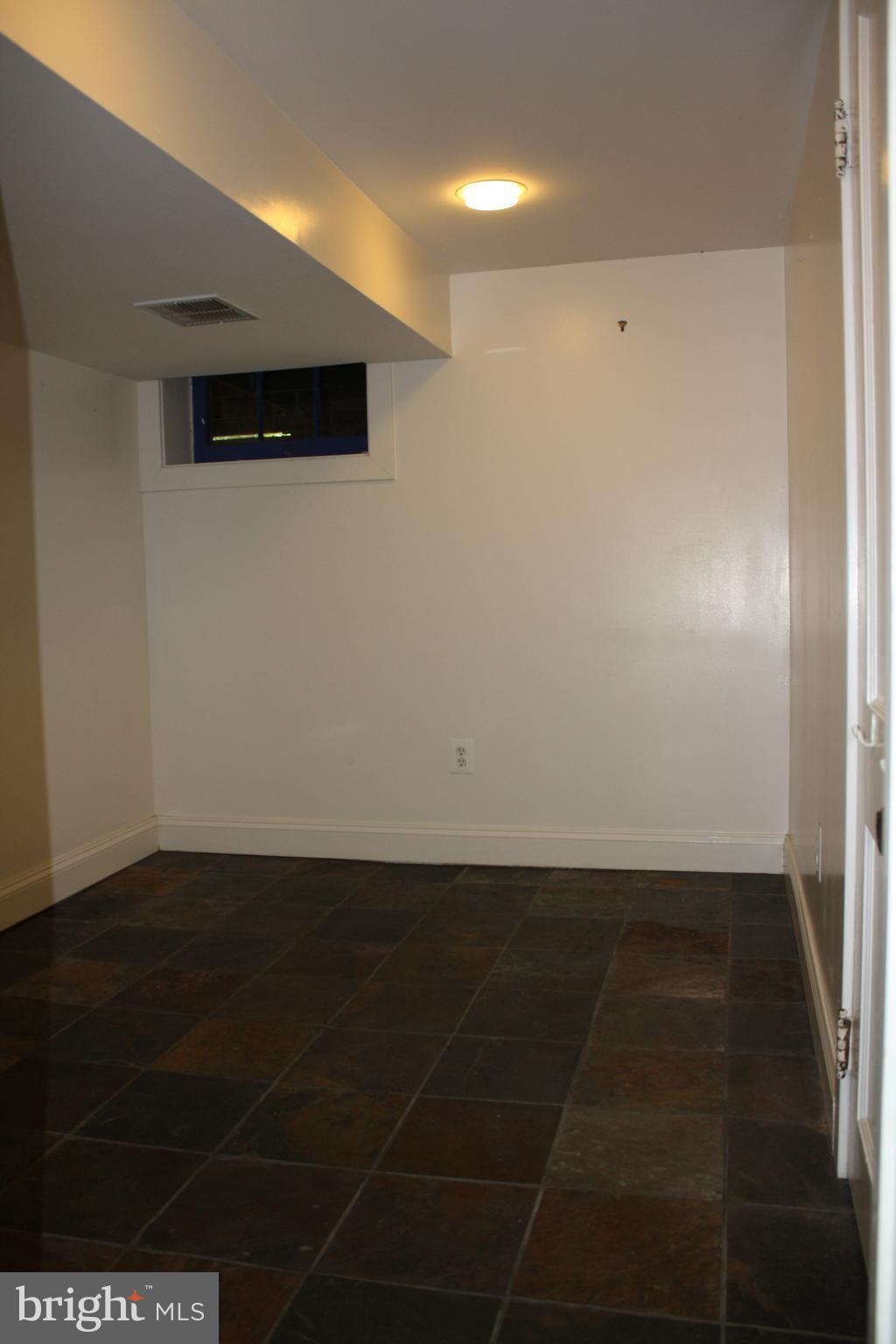 ROSEMONT - Residential Lease