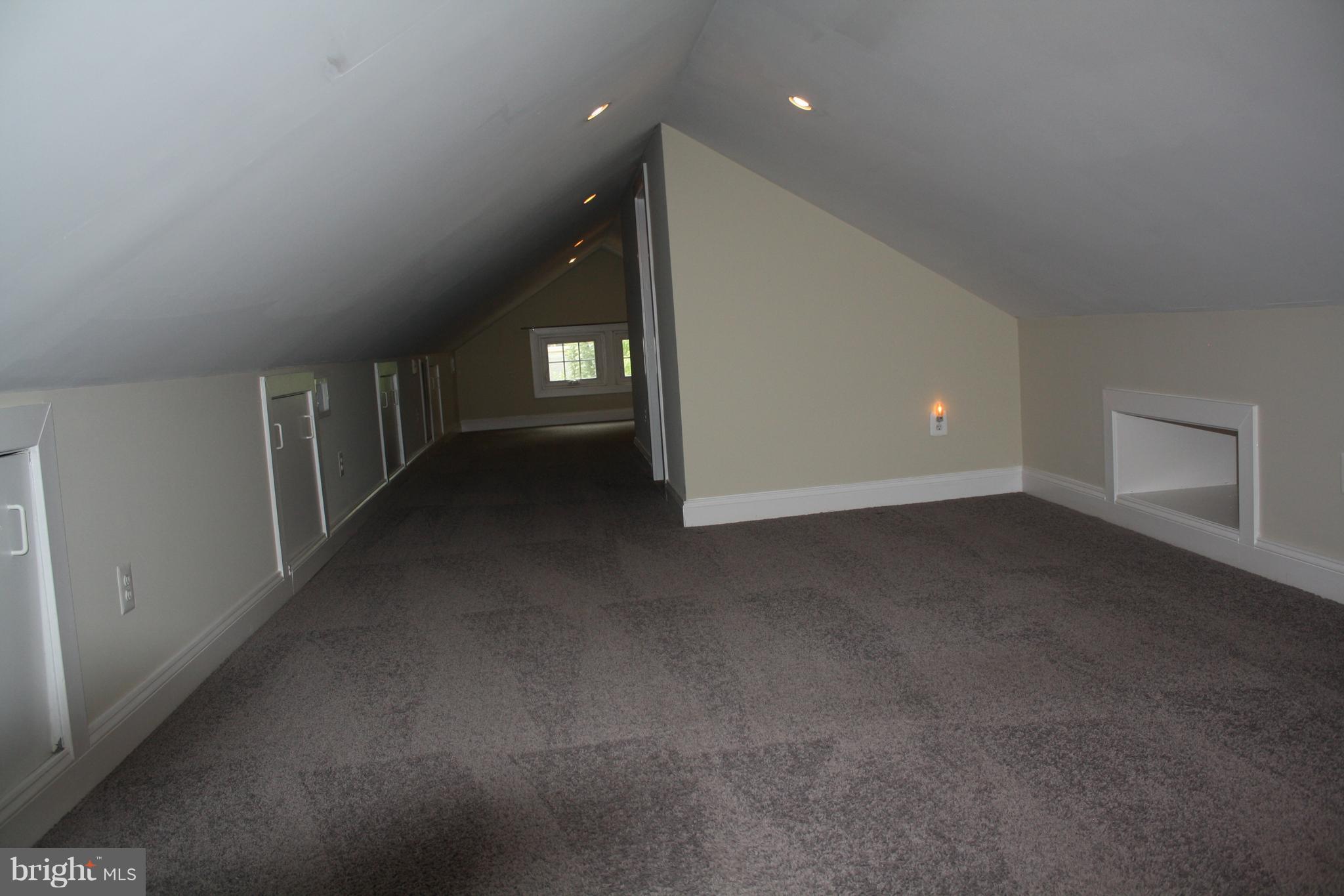 ROSEMONT - Residential Lease