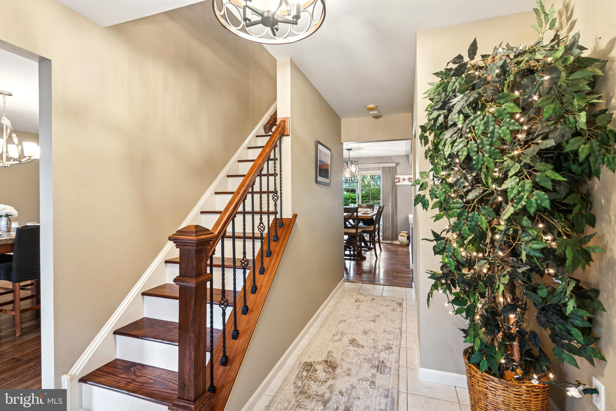 27 BOWES LANE