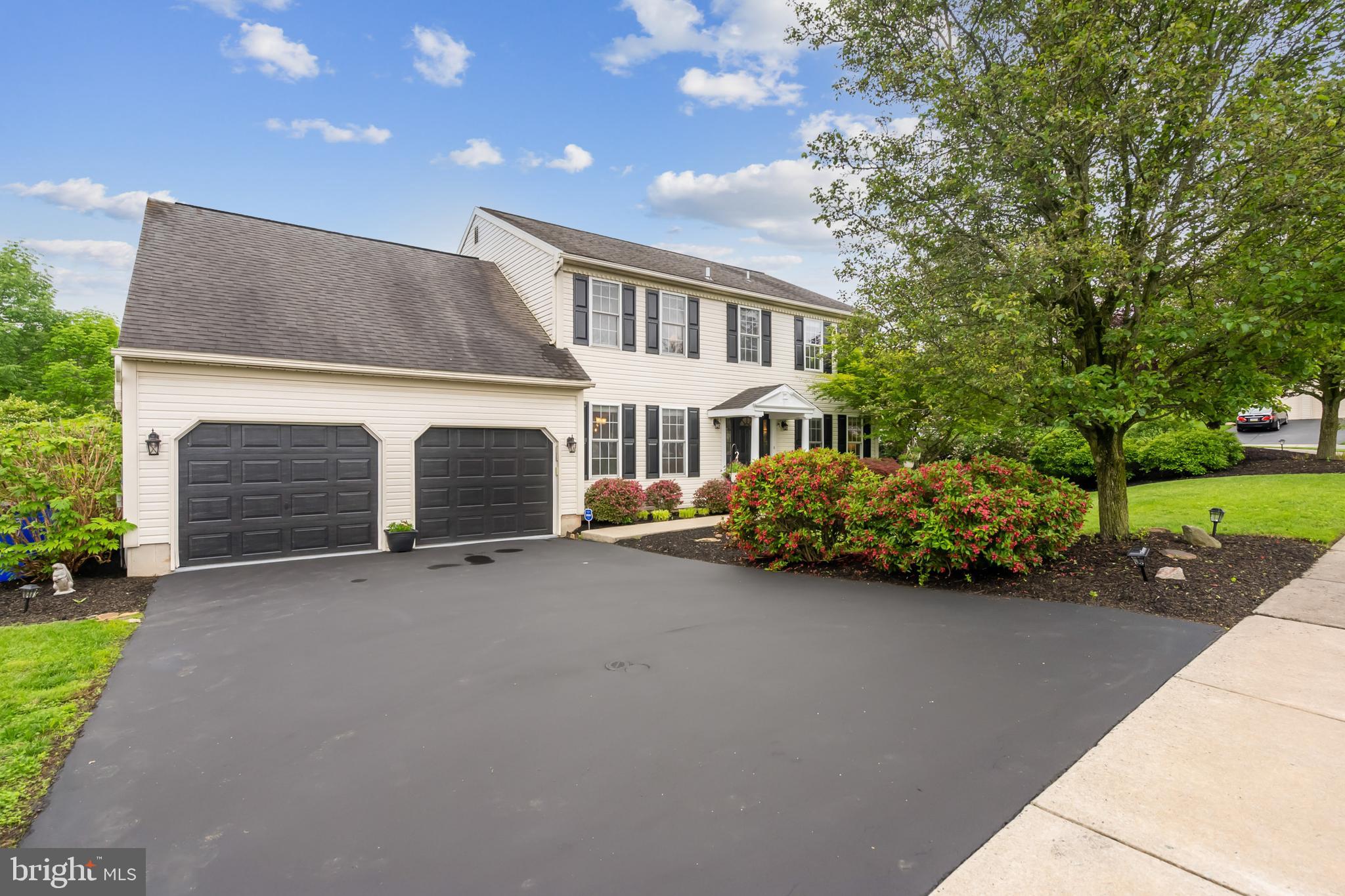 27 BOWES LANE