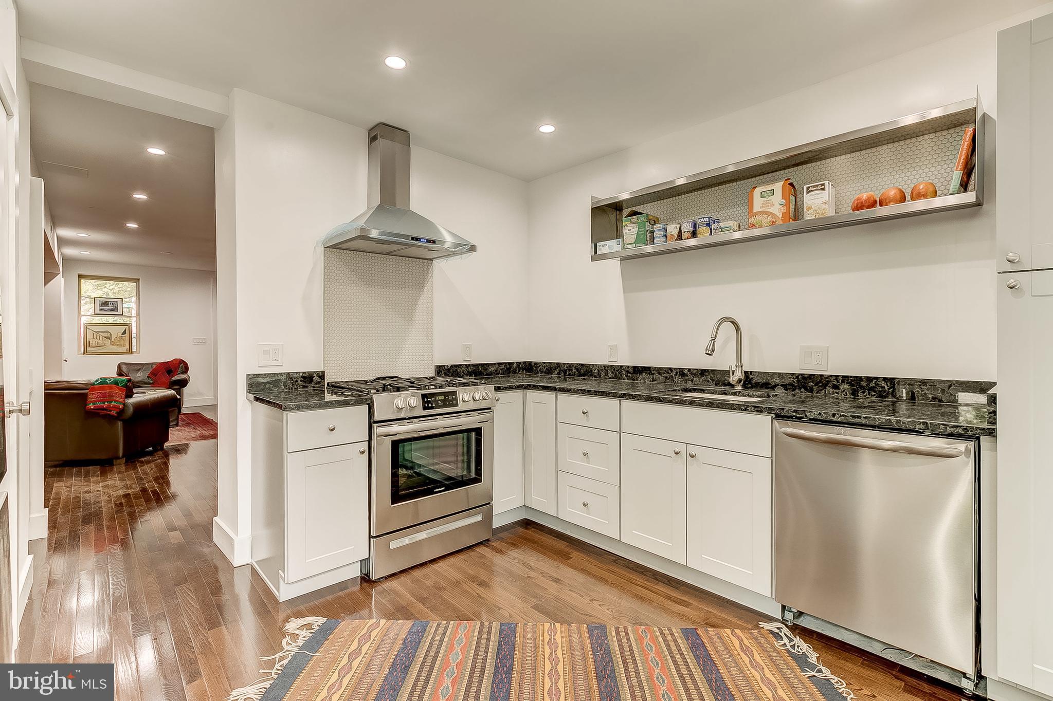 HOLLINS MARKET - Residential