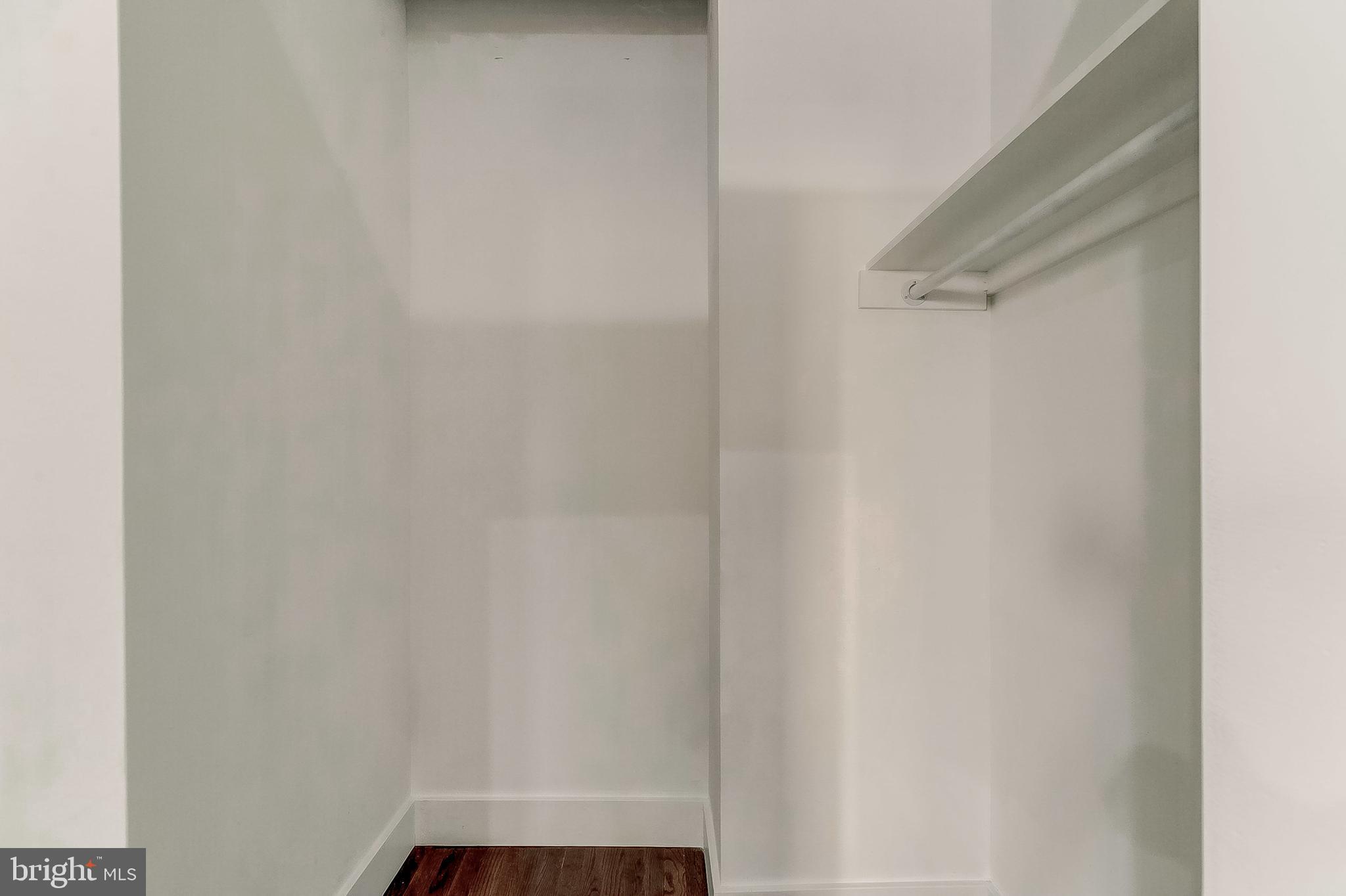 HOLLINS MARKET - Residential