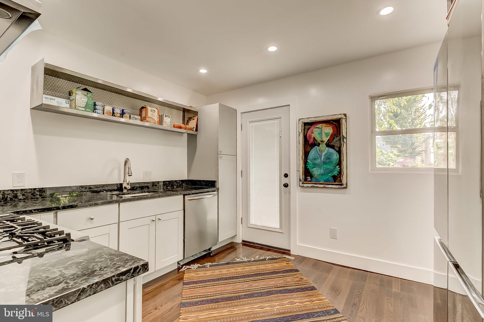 HOLLINS MARKET - Residential