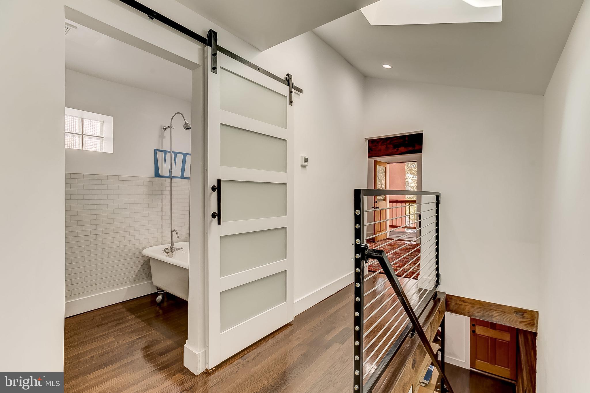 HOLLINS MARKET - Residential