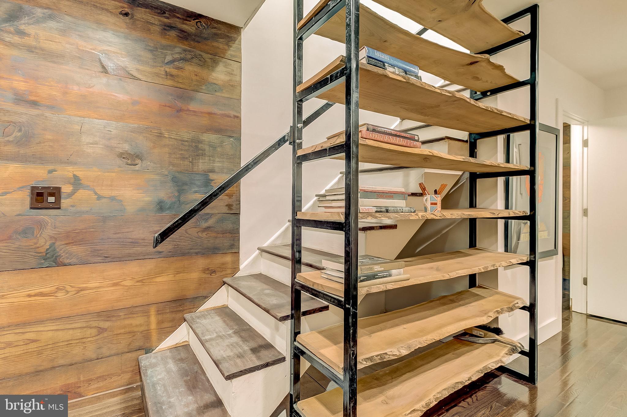 HOLLINS MARKET - Residential