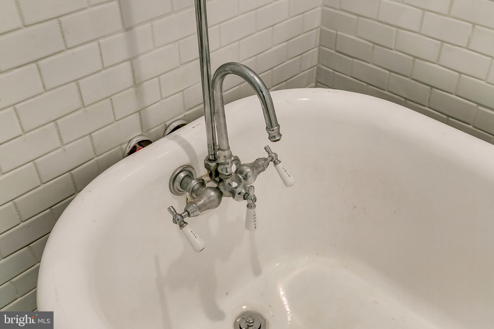 HOLLINS MARKET - Residential