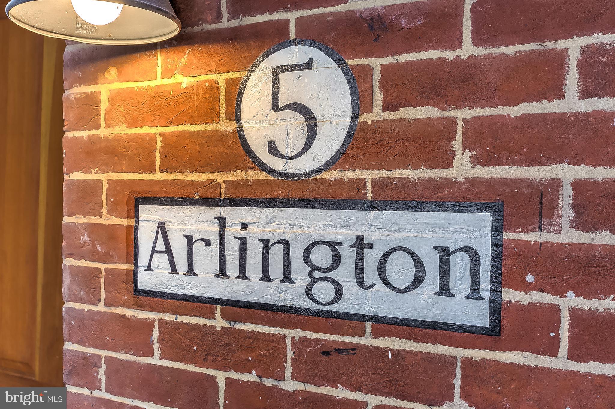 HOLLINS MARKET - Residential