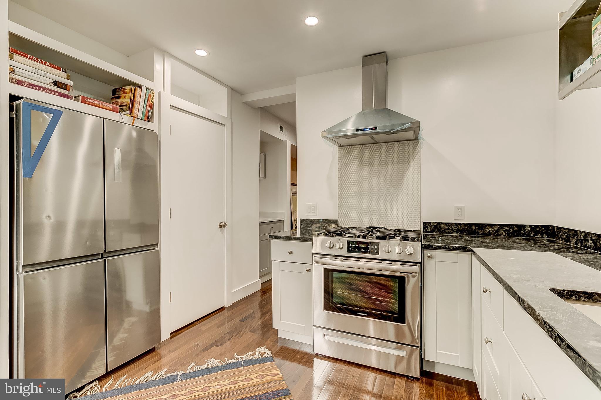 HOLLINS MARKET - Residential