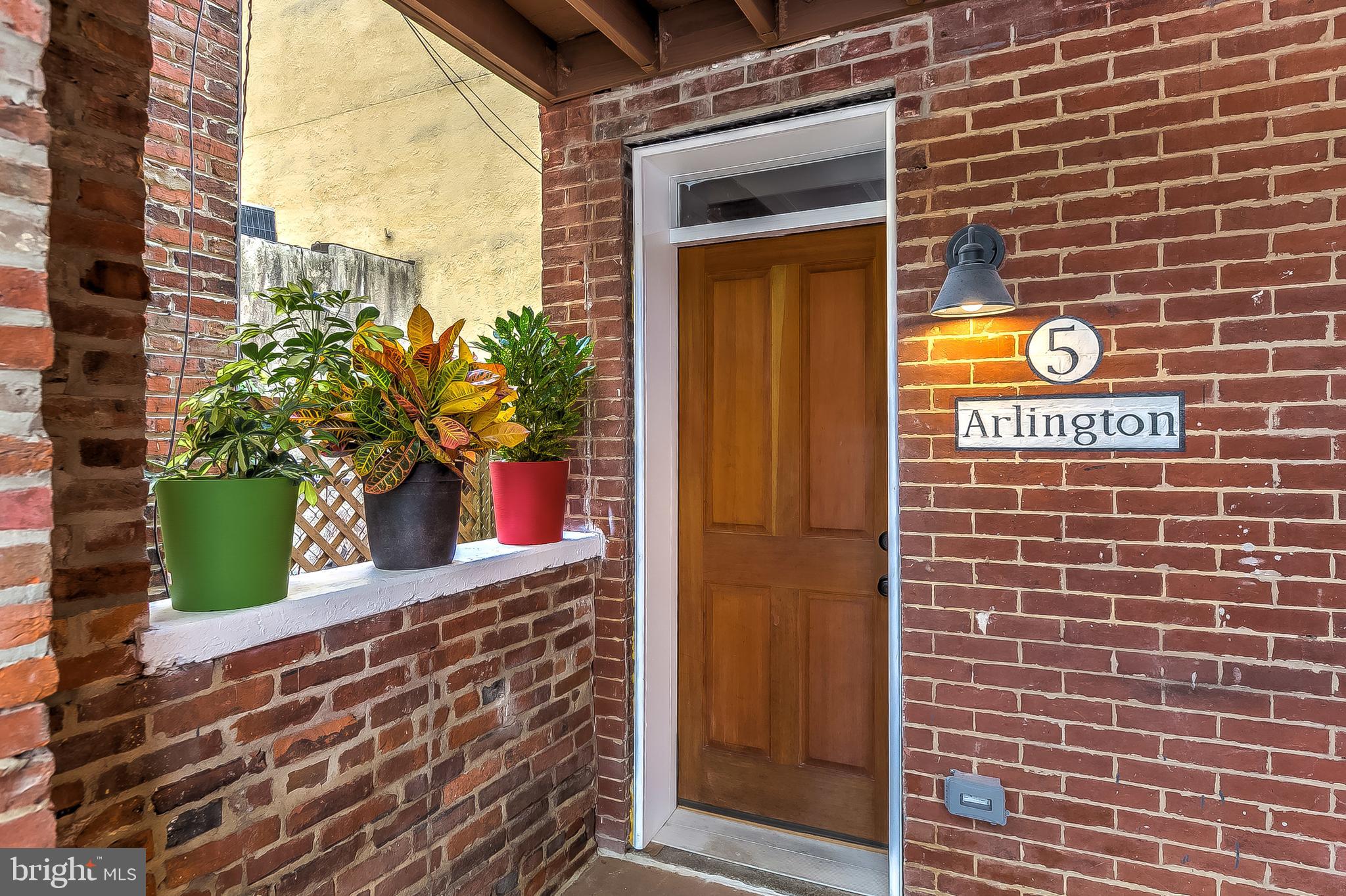 HOLLINS MARKET - Residential