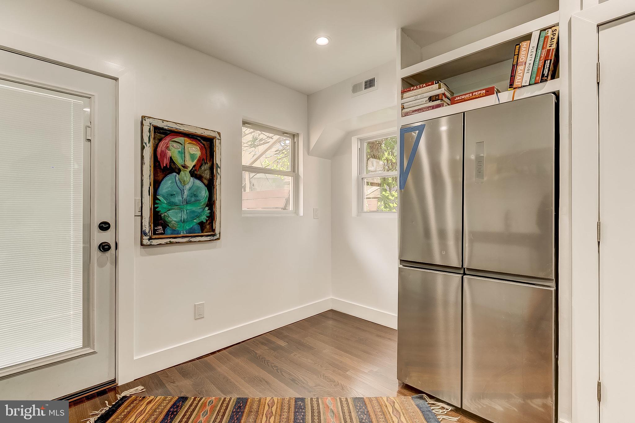 HOLLINS MARKET - Residential