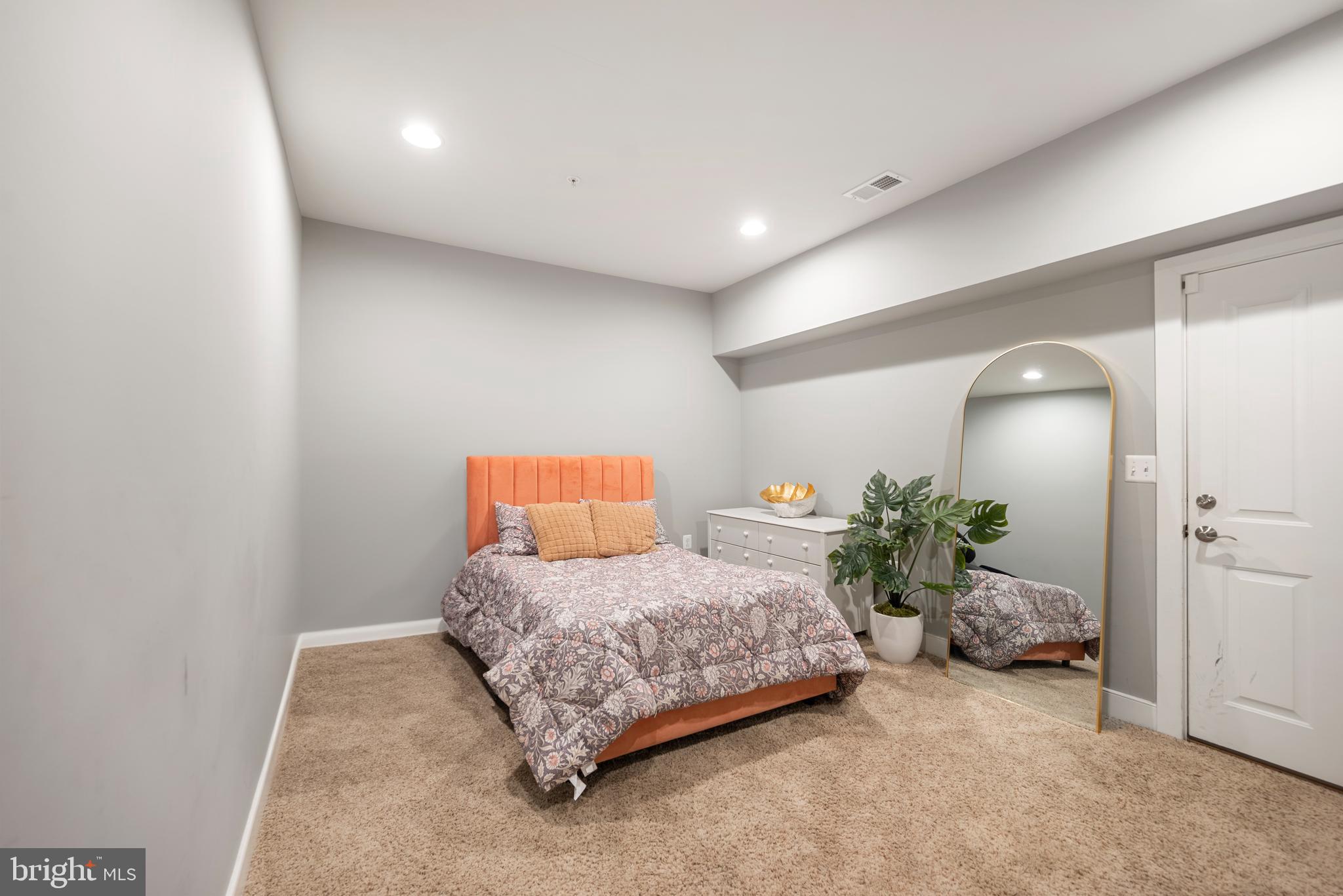 POTOMAC YARD - Residential Lease