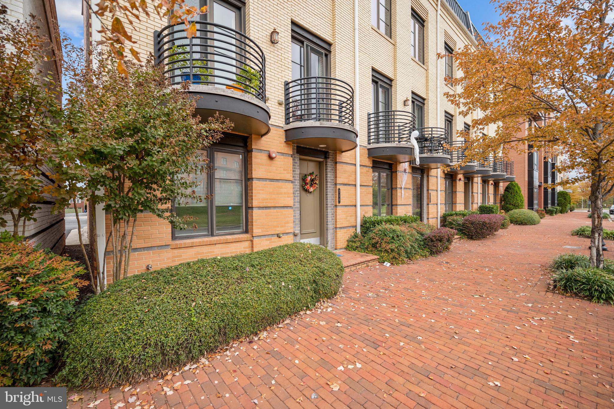 POTOMAC YARD - Residential Lease