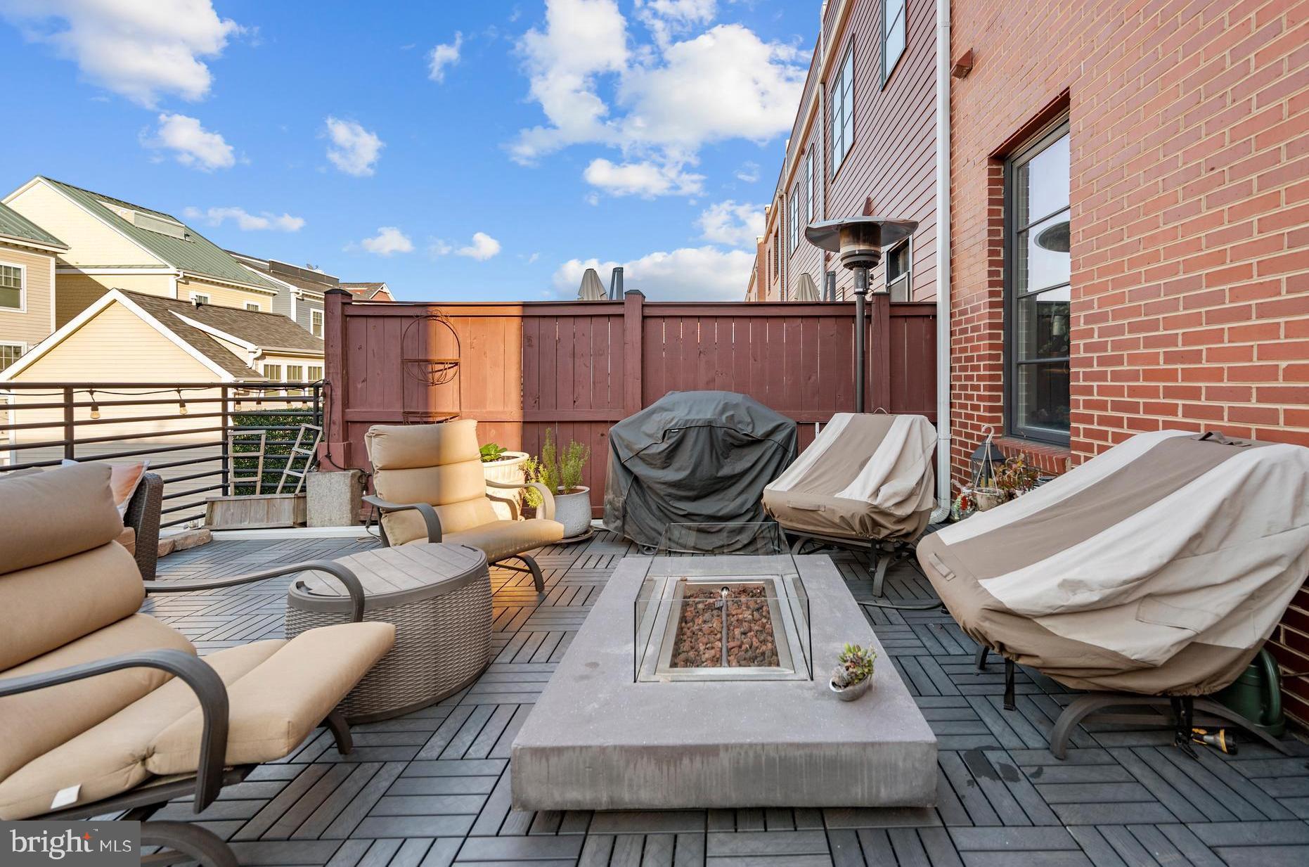 POTOMAC YARD - Residential Lease