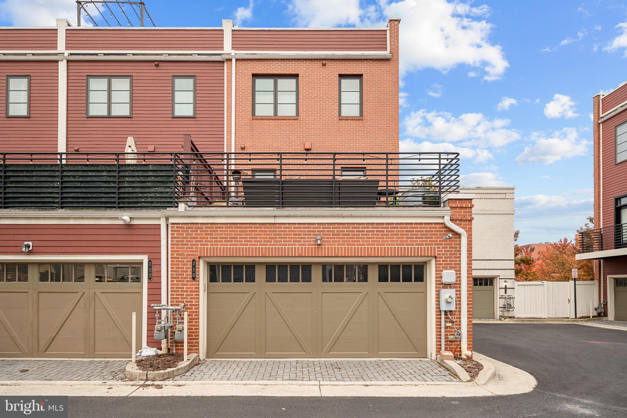 POTOMAC YARD - Residential Lease