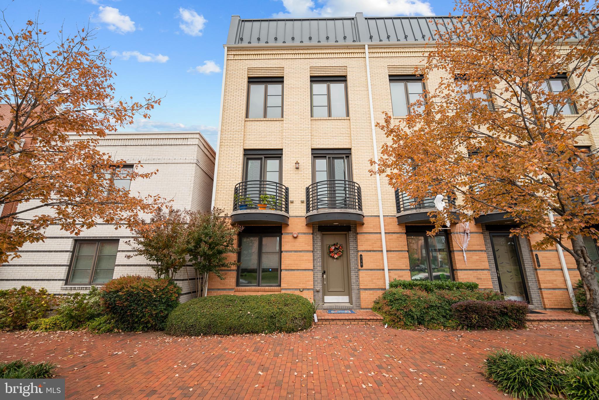 POTOMAC YARD - Residential Lease