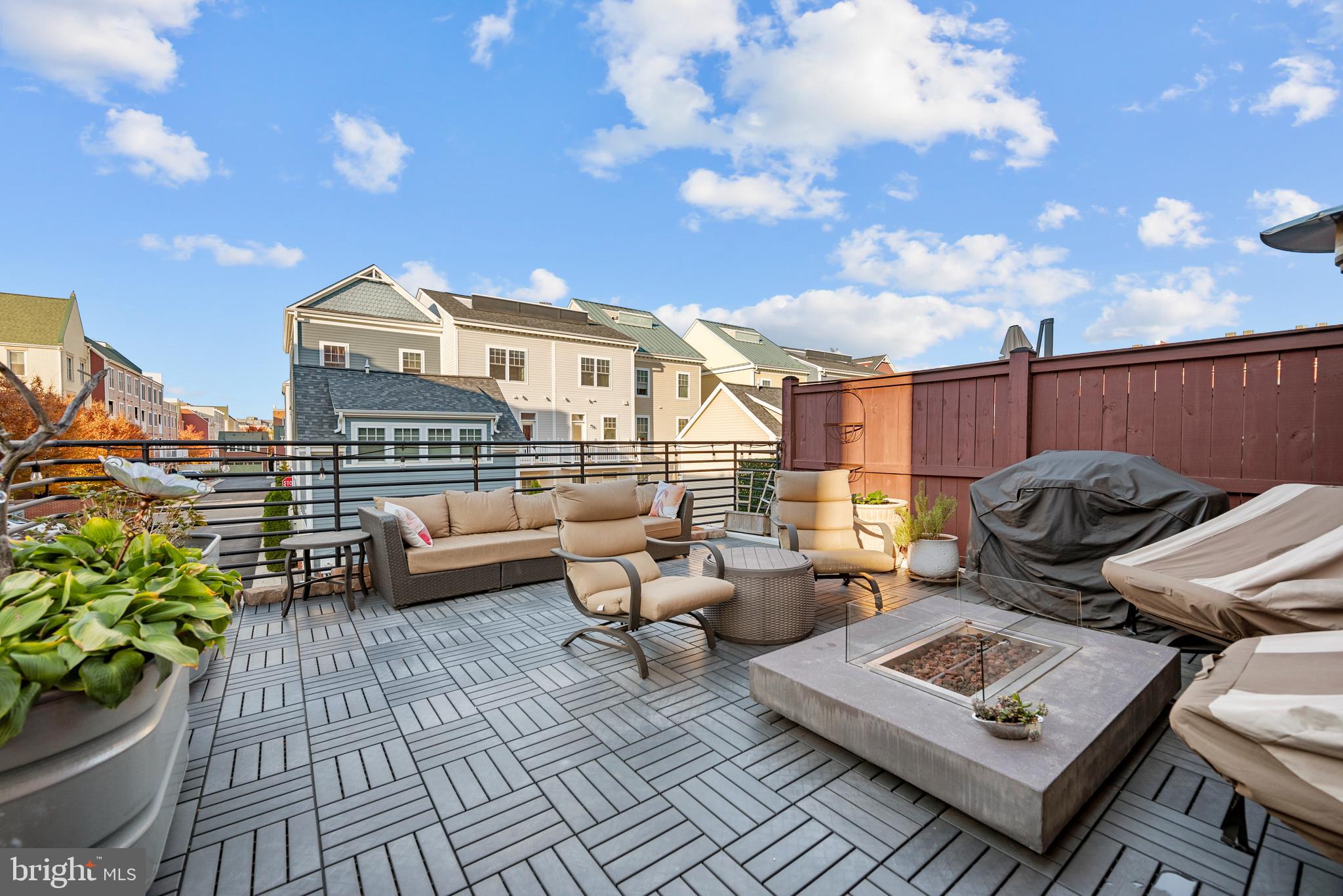 POTOMAC YARD - Residential Lease